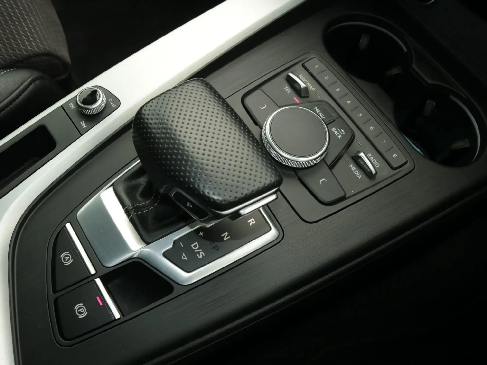 Audi A4 Saloon Image 25