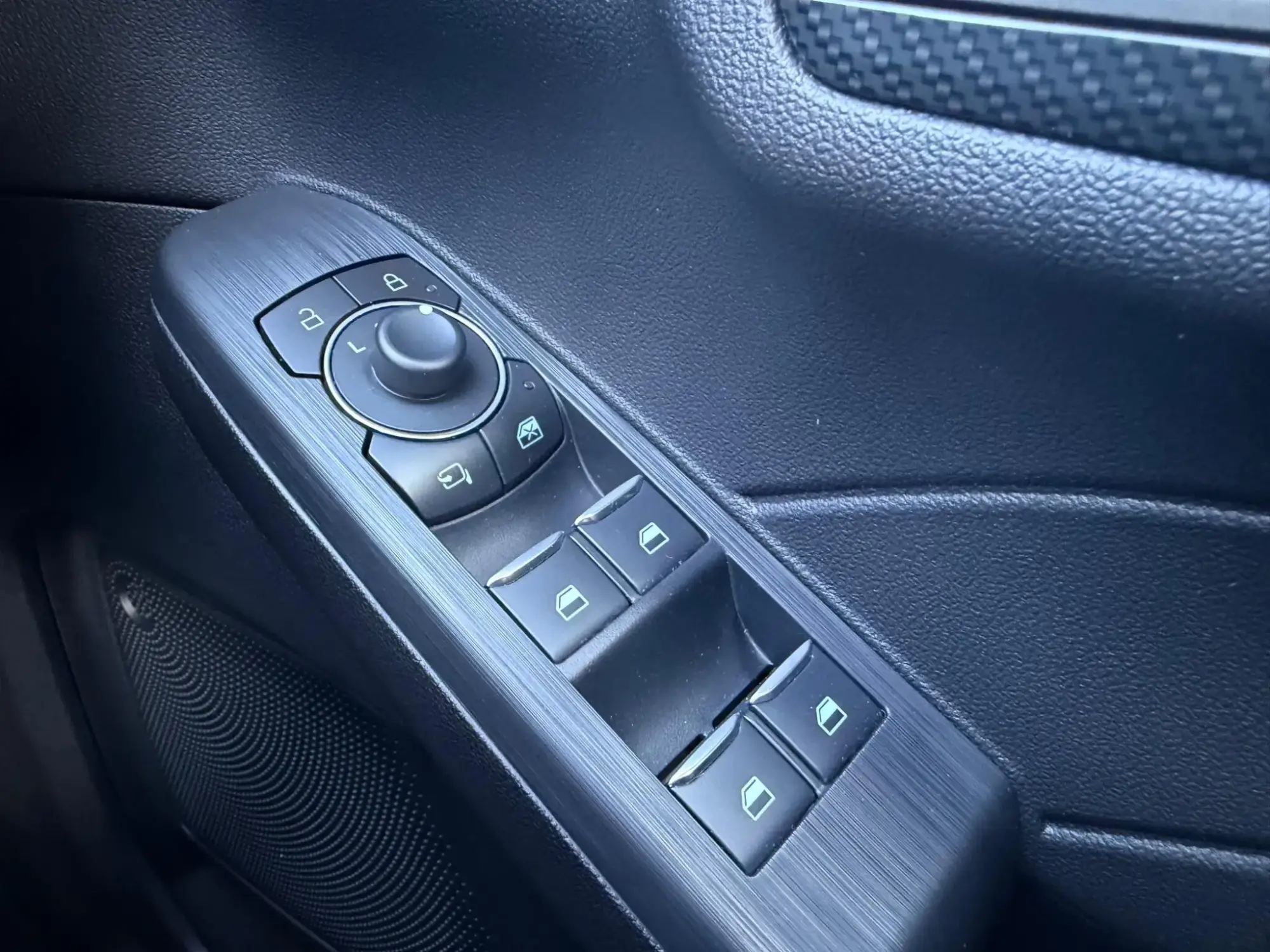 Ford Kuga Hybrid Image 13 Ford Kuga Hybrid Image 13