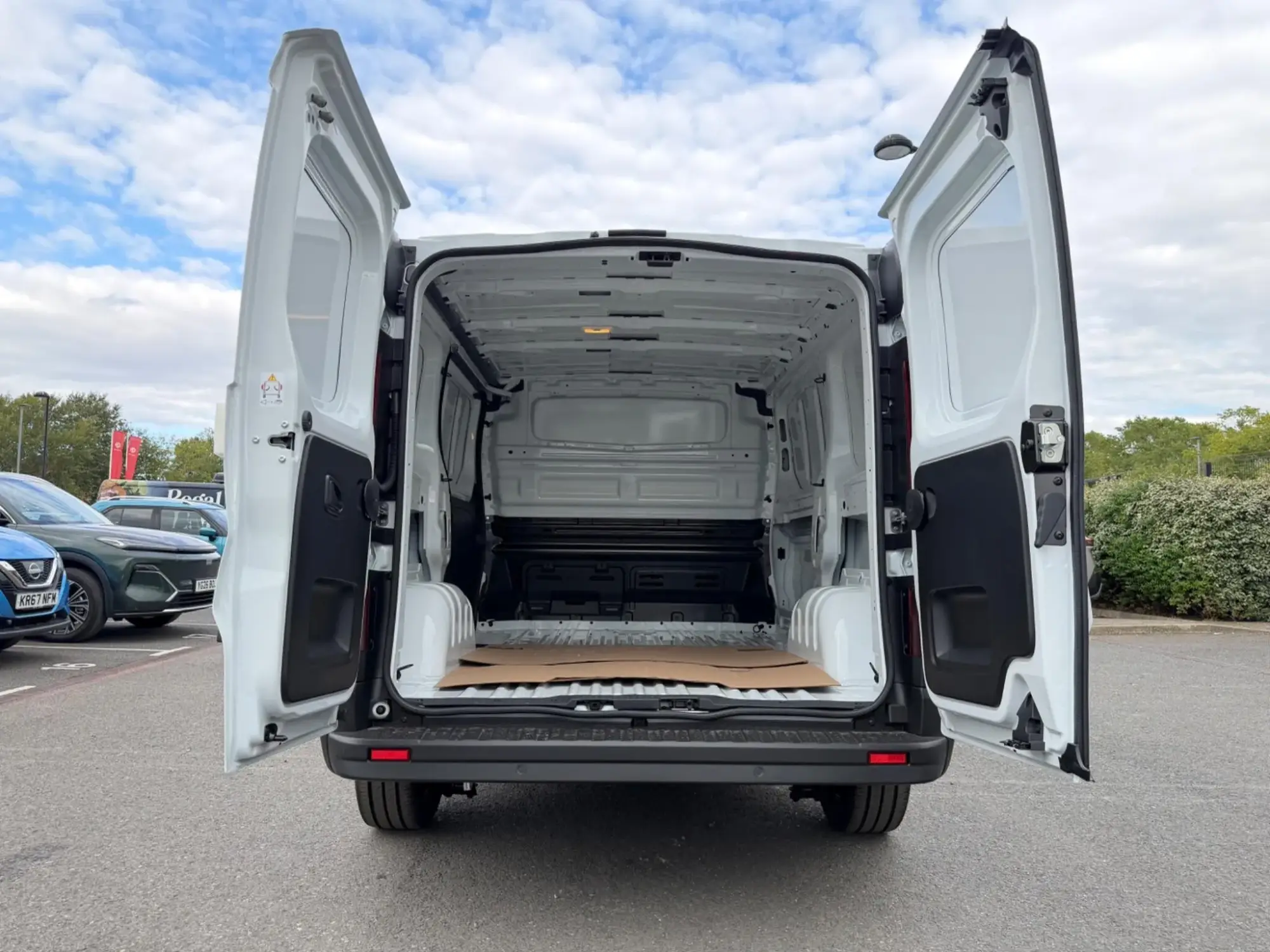 Nissan Primastar Image 5 Nissan Primastar Image 5