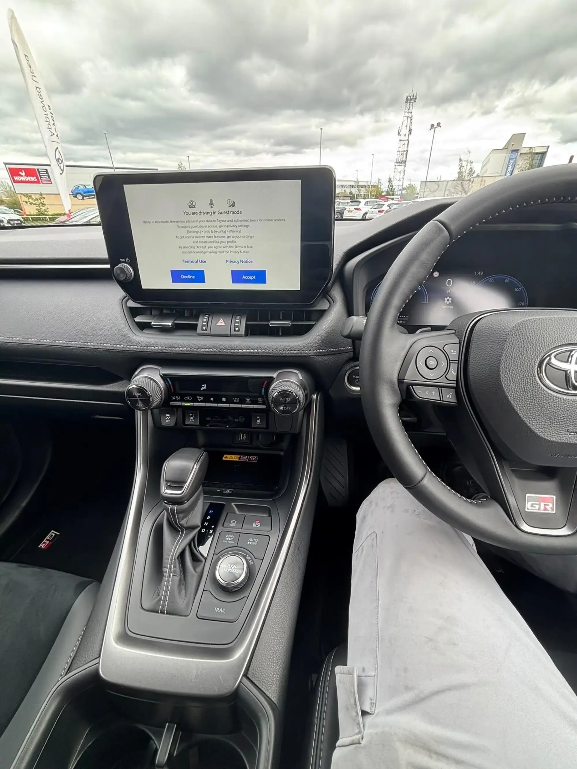 Toyota RAV4 Plug-in Hybrid Image 16 Toyota RAV4 Plug-in Hybrid Image 16