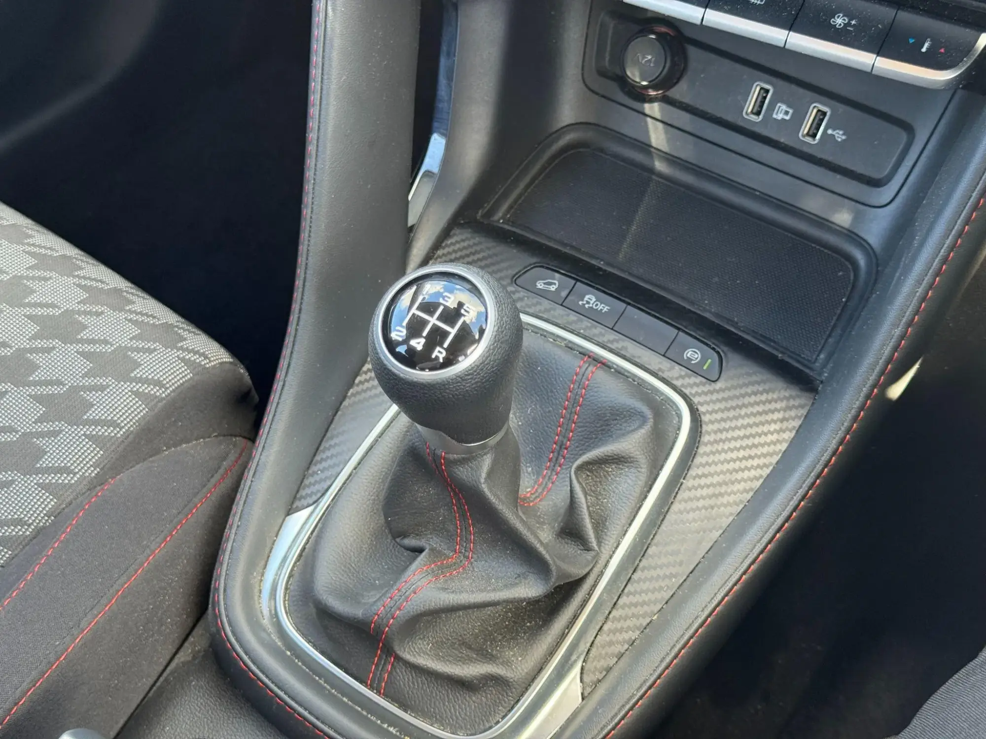 MG ZS Image 11