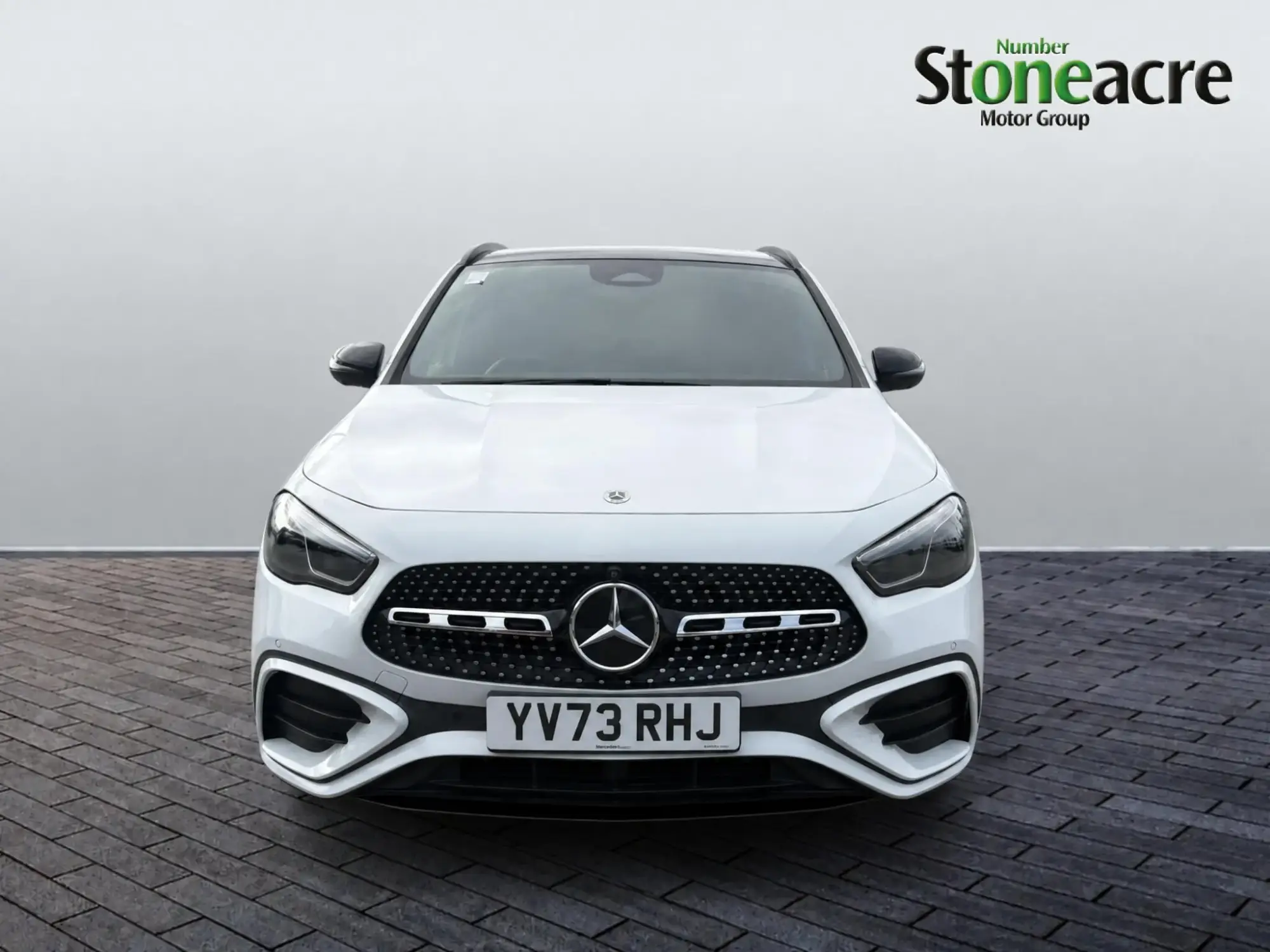Mercedes-Benz GLA Image 2