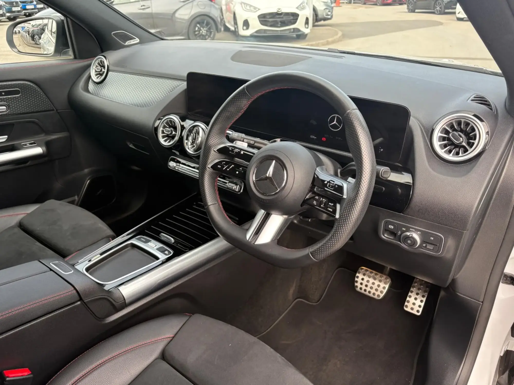 Mercedes-Benz GLA Image 9
