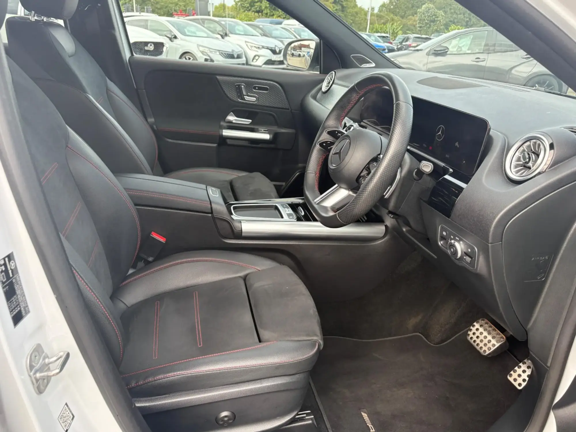 Mercedes-Benz GLA Image 10