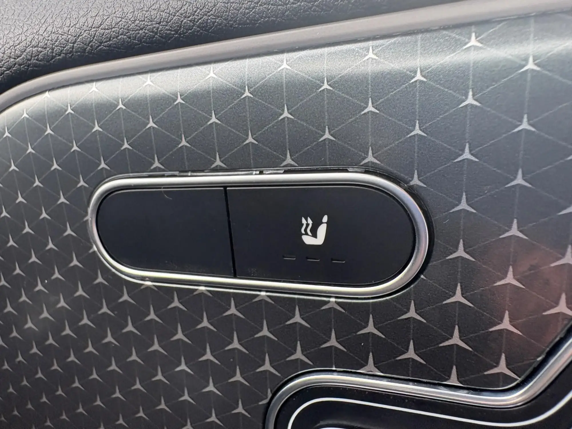 Mercedes-Benz GLA Image 14