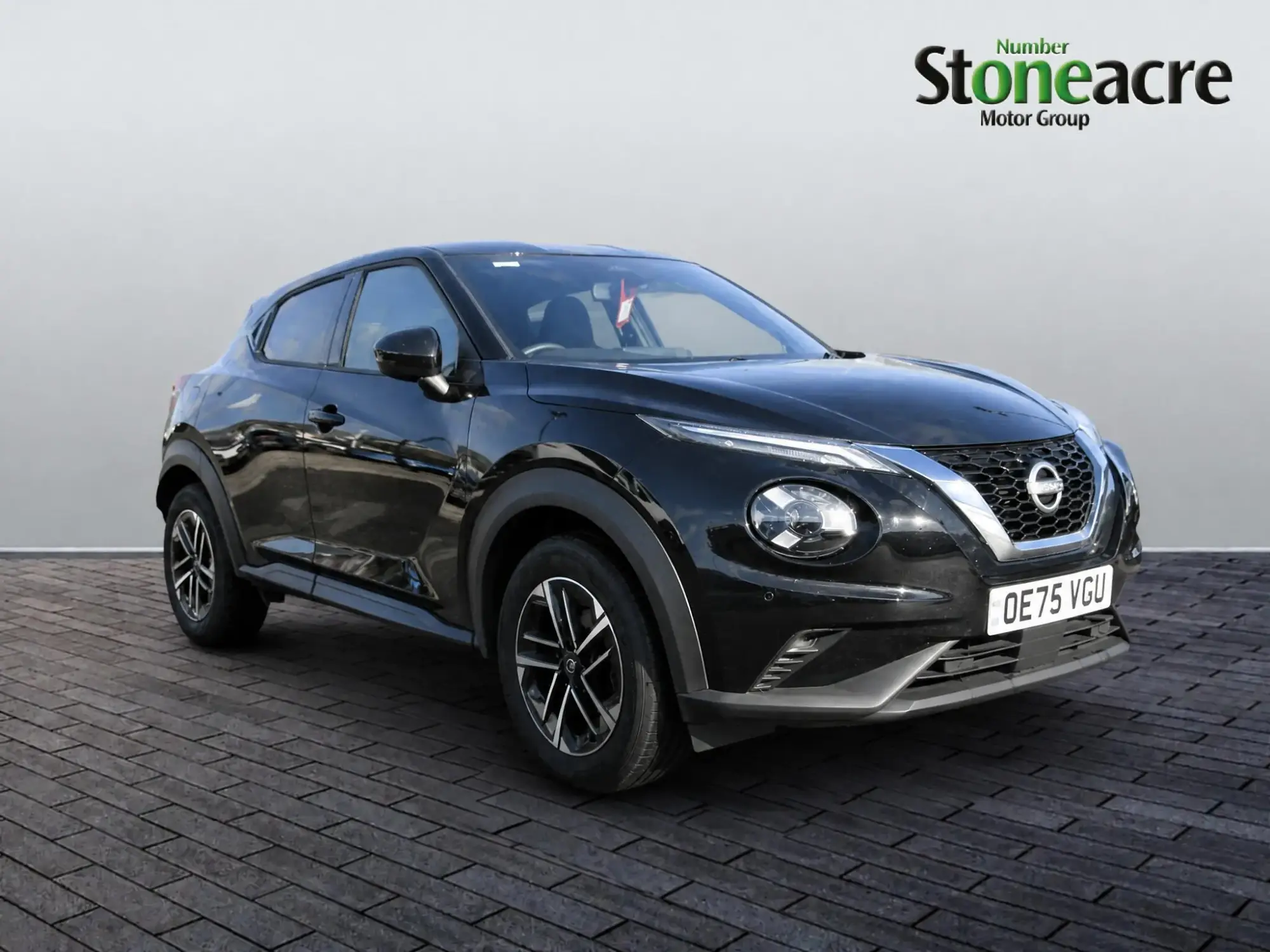 Nissan Juke 1.0 DIG-T N-Connecta Euro 6 (s/s) 5dr OE75VGU Image 1 Nissan Juke 1.0 DIG-T N-Connecta Euro 6 (s/s) 5dr OE75VGU Image 1