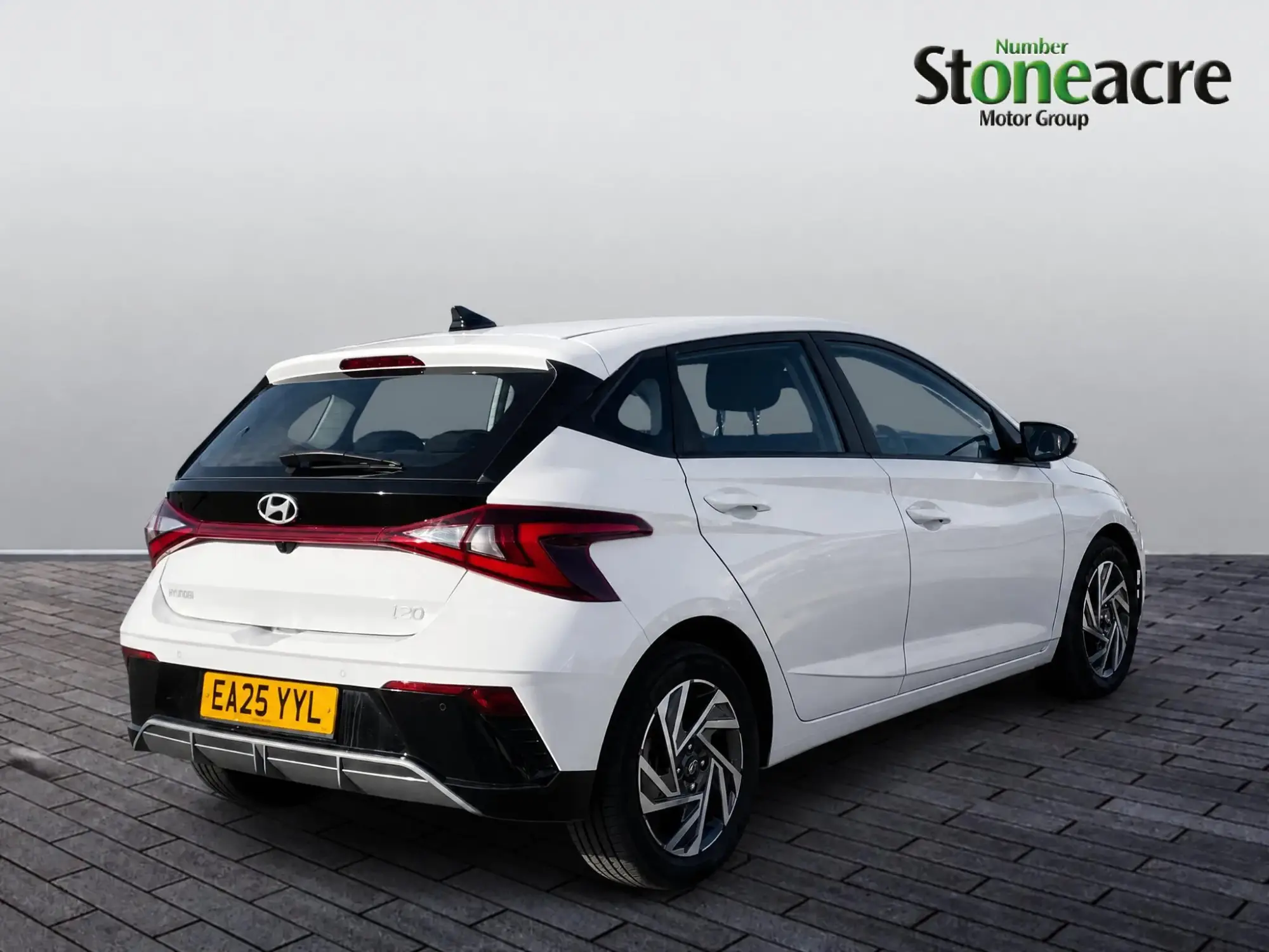 Hyundai i20 Image 8 Hyundai i20 Image 8