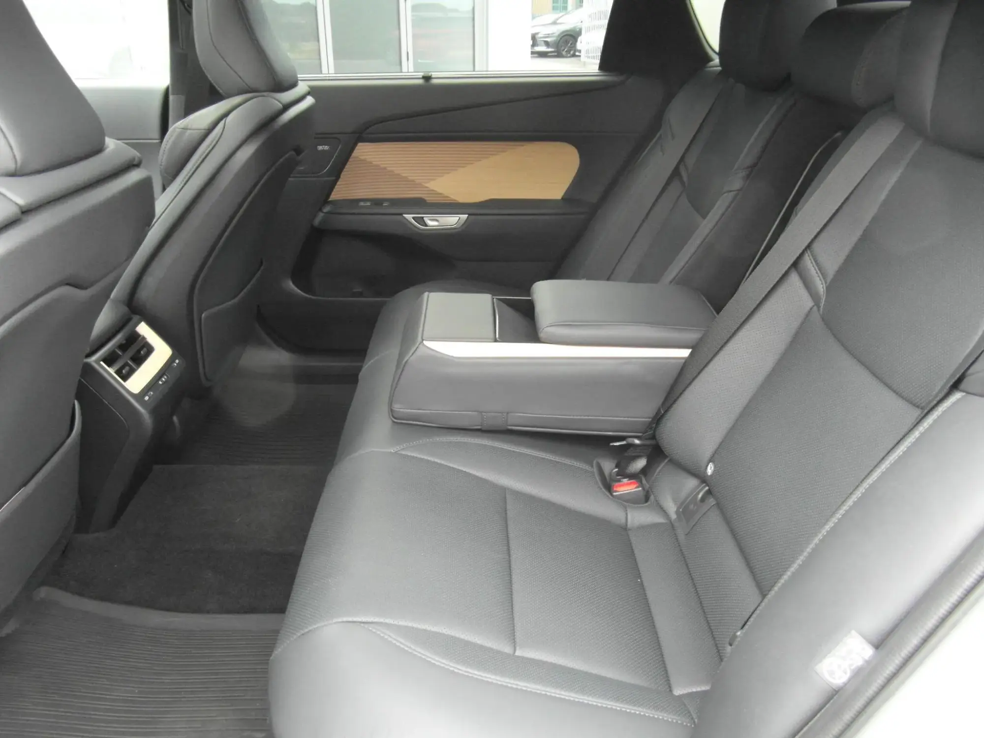 Lexus ES Image 13 Lexus ES Image 13