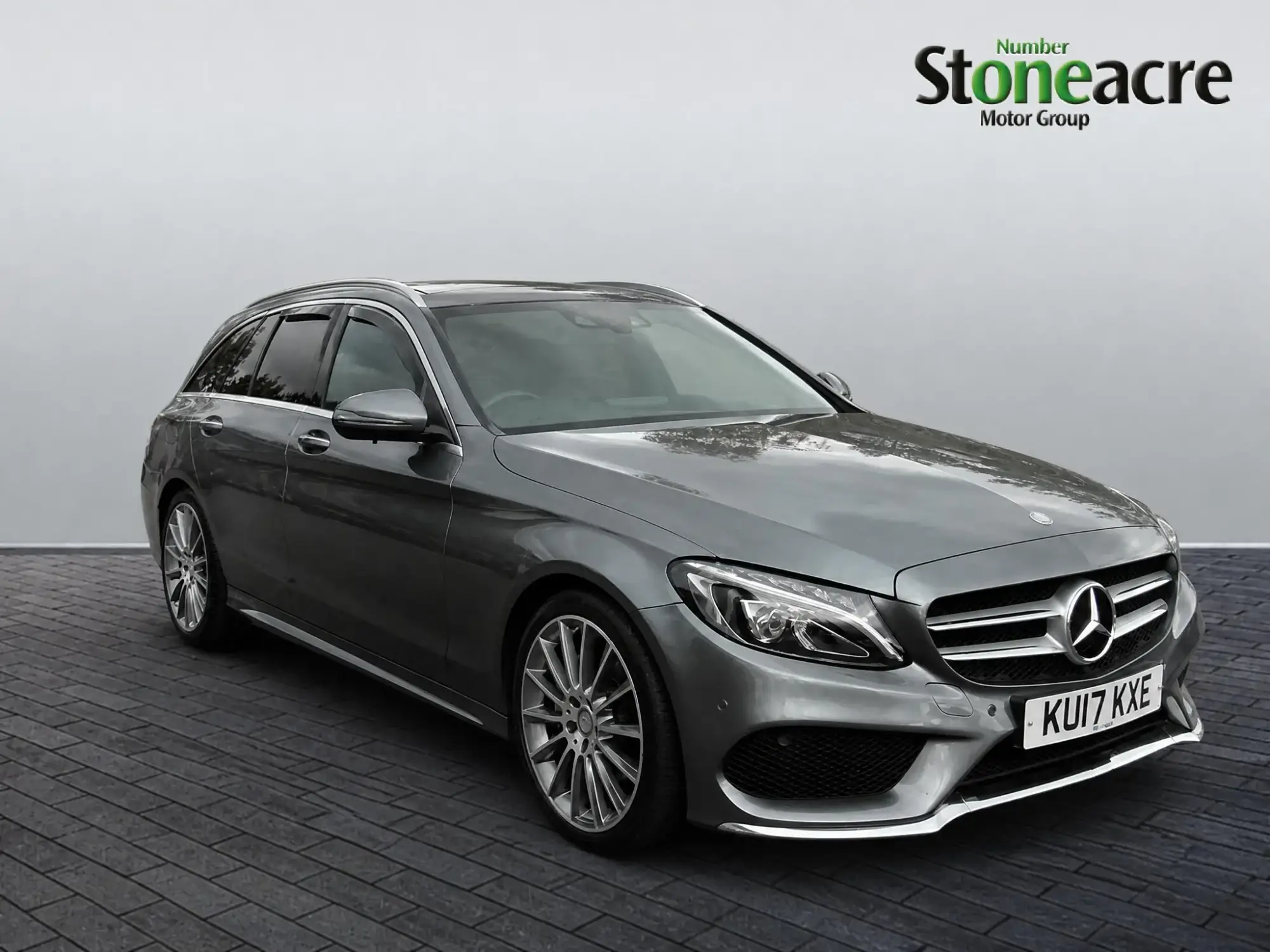 Mercedes-Benz C-Class Image 1 Mercedes-Benz C-Class Image 1