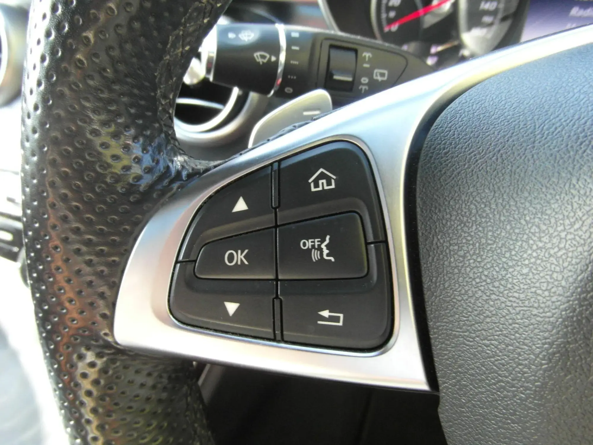 Mercedes-Benz C-Class Image 20 Mercedes-Benz C-Class Image 20