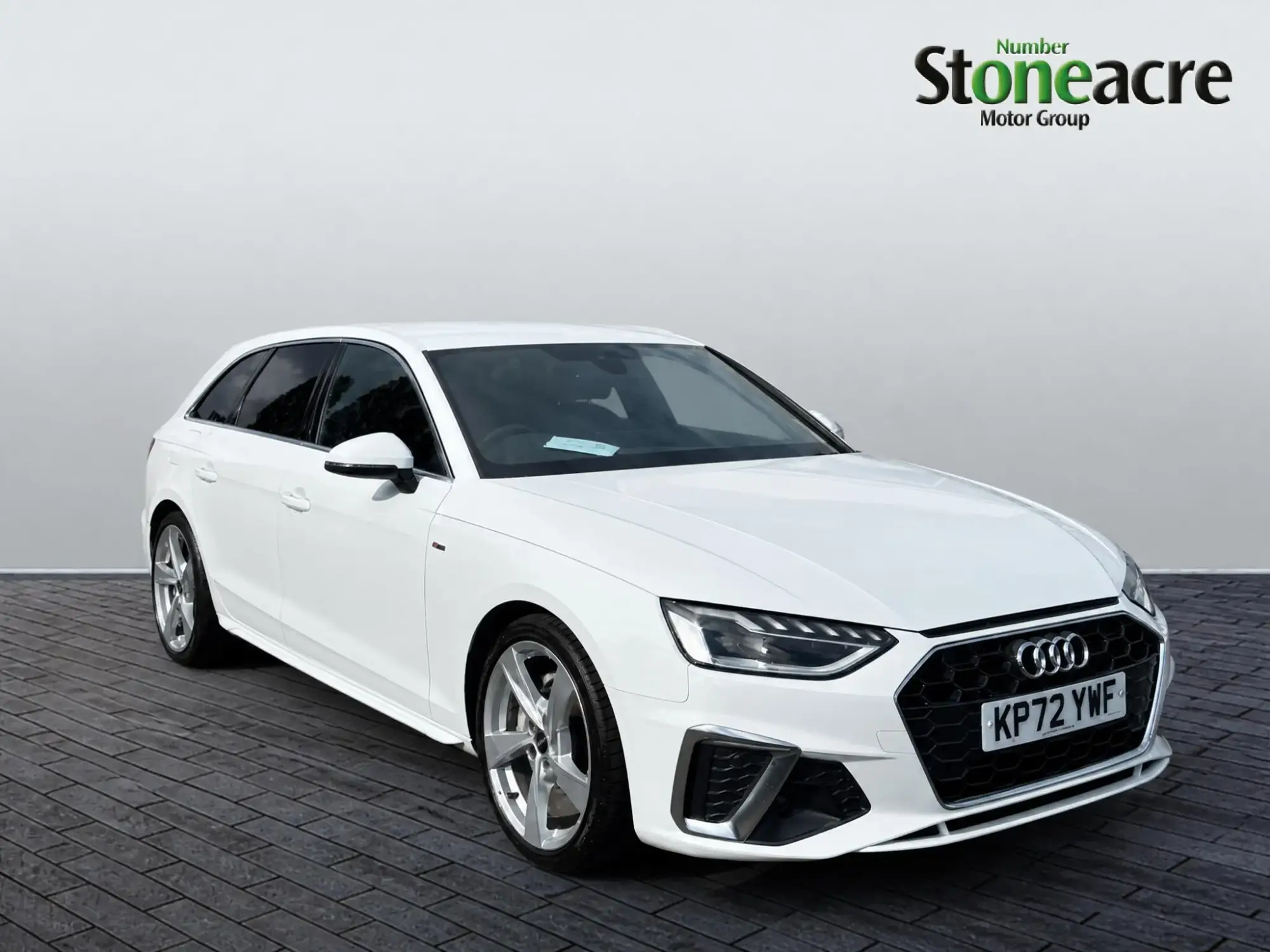 Audi A4 Avant Image 1