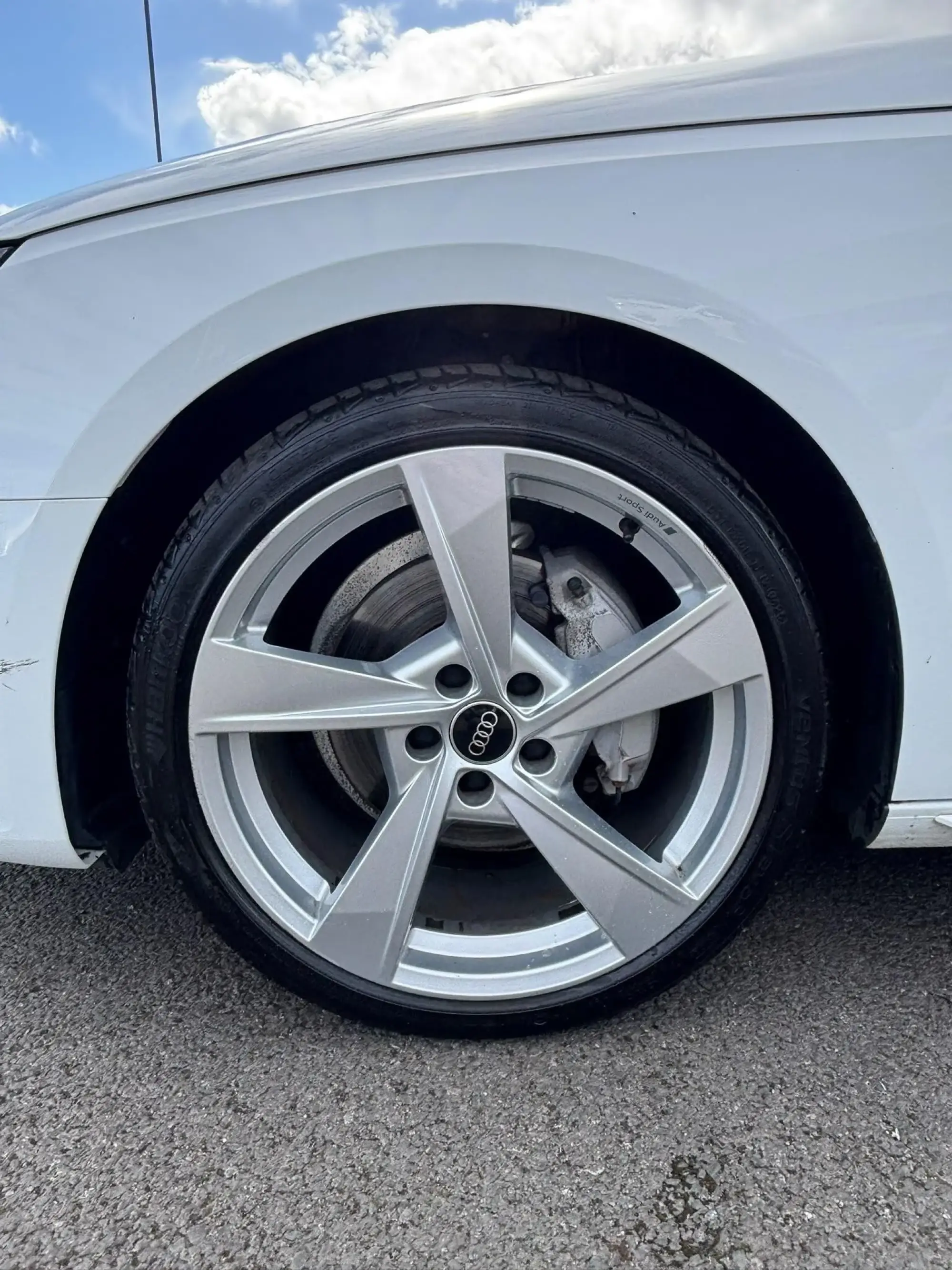 Audi A4 Avant Image 9