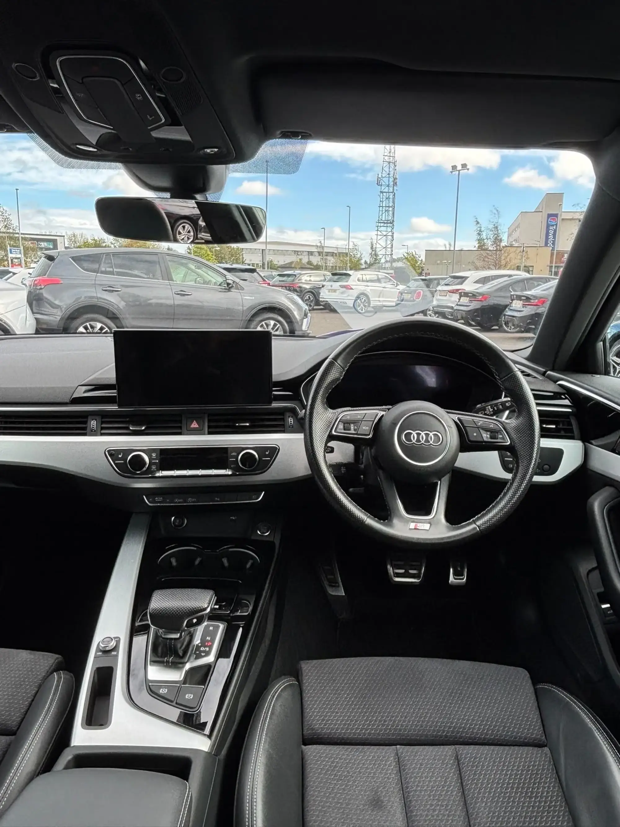 Audi A4 Avant Image 14