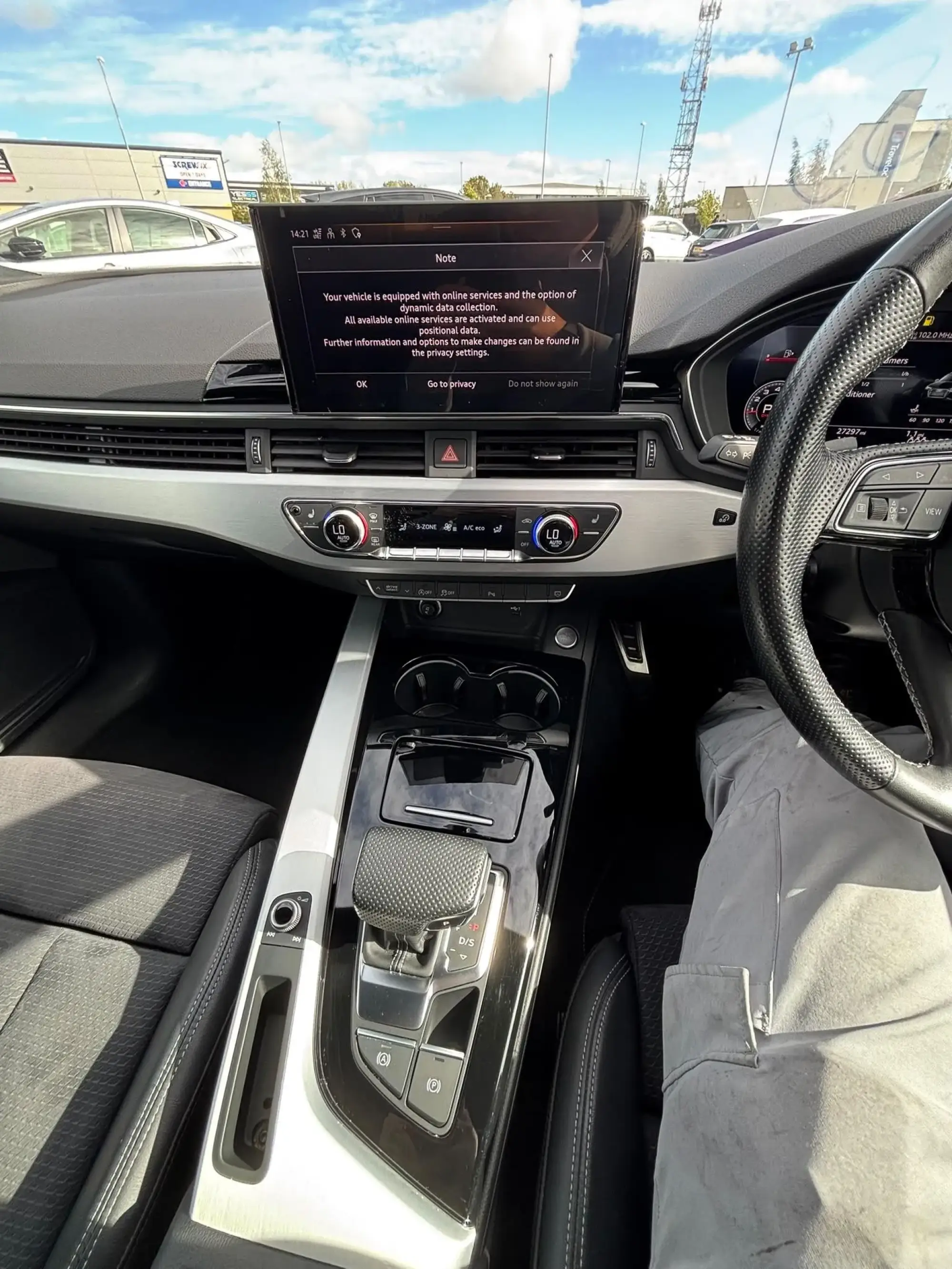 Audi A4 Avant Image 15