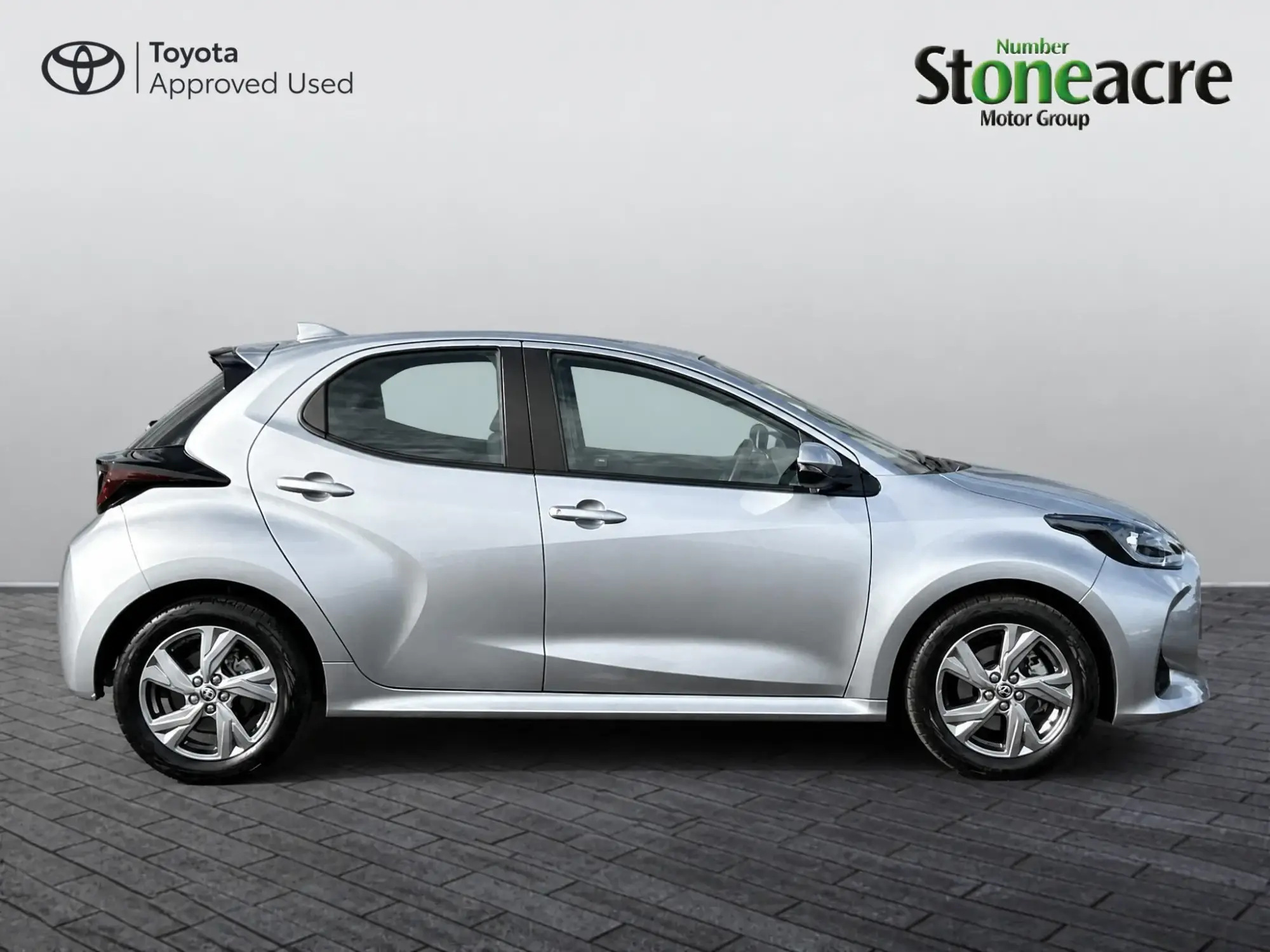 Toyota Yaris Image 2