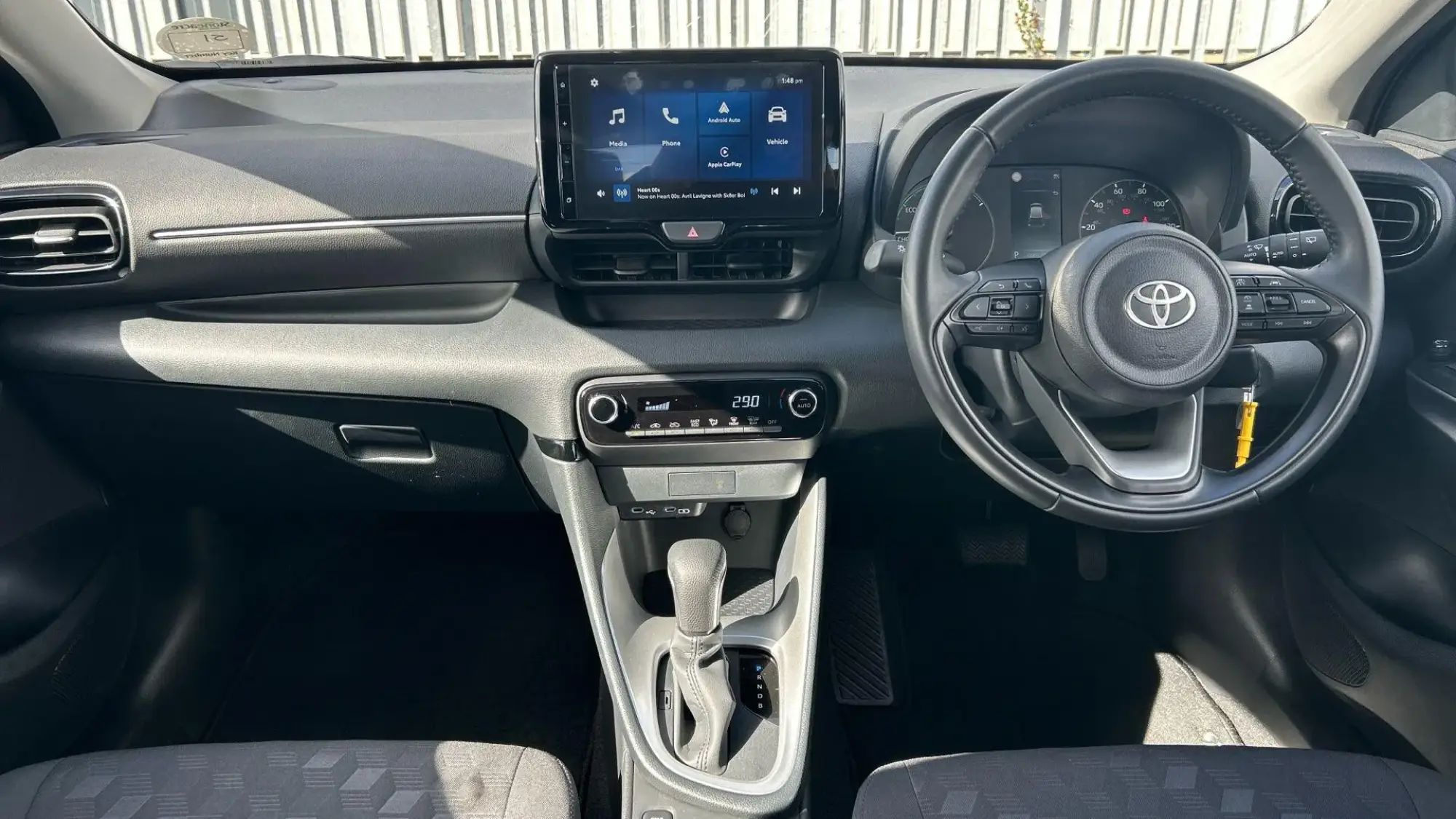 Toyota Yaris Image 9