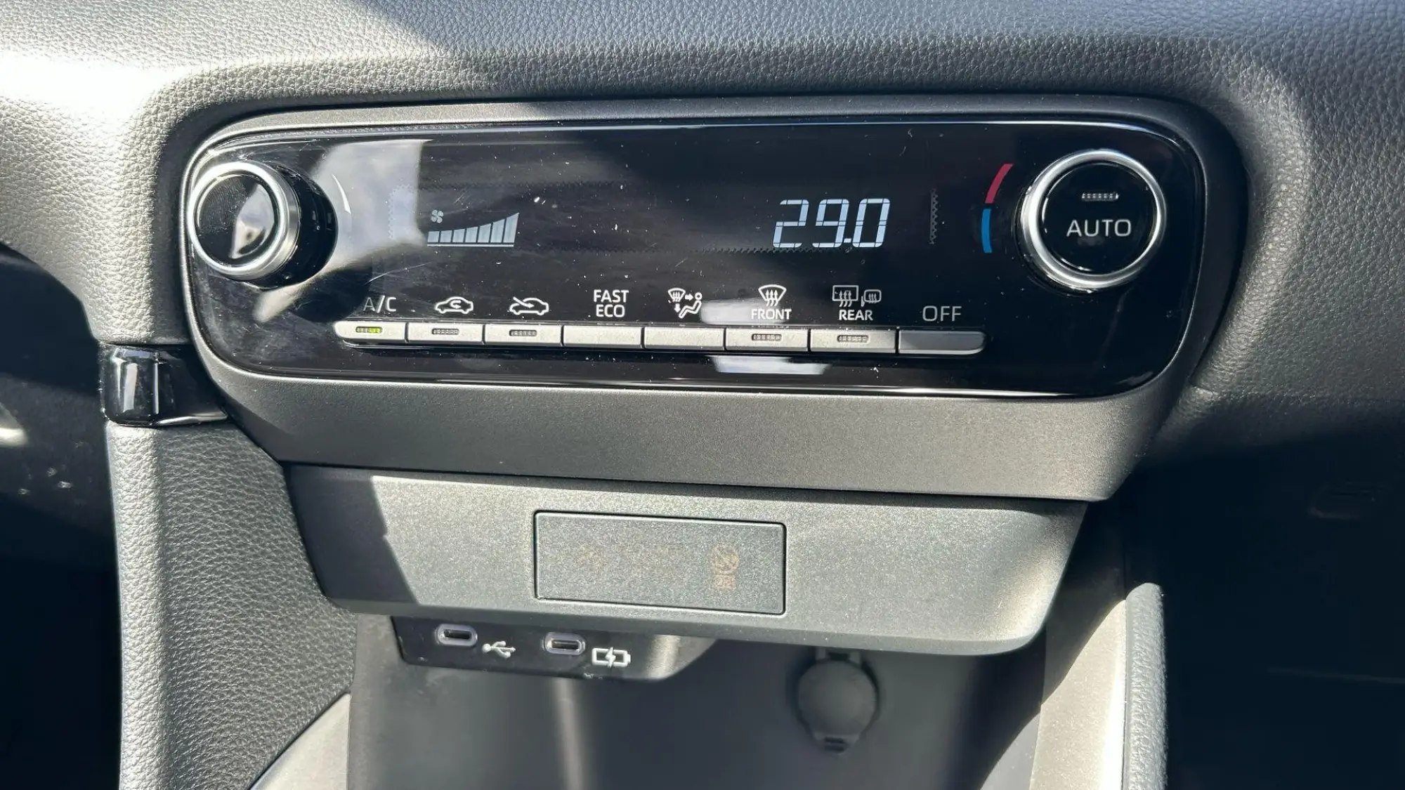 Toyota Yaris Image 29