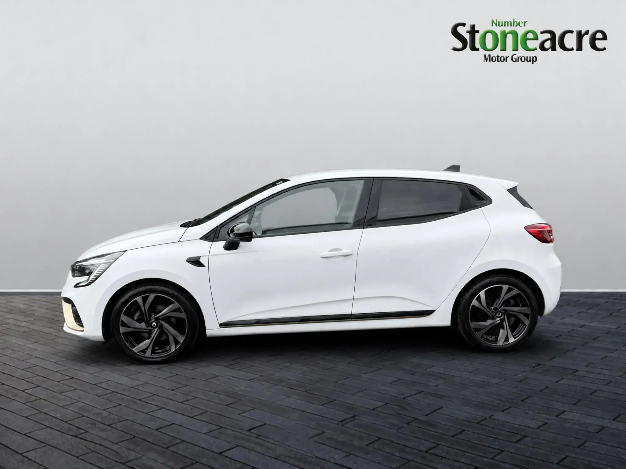 Renault Clio E-Tech Image 6 Renault Clio E-Tech Image 6