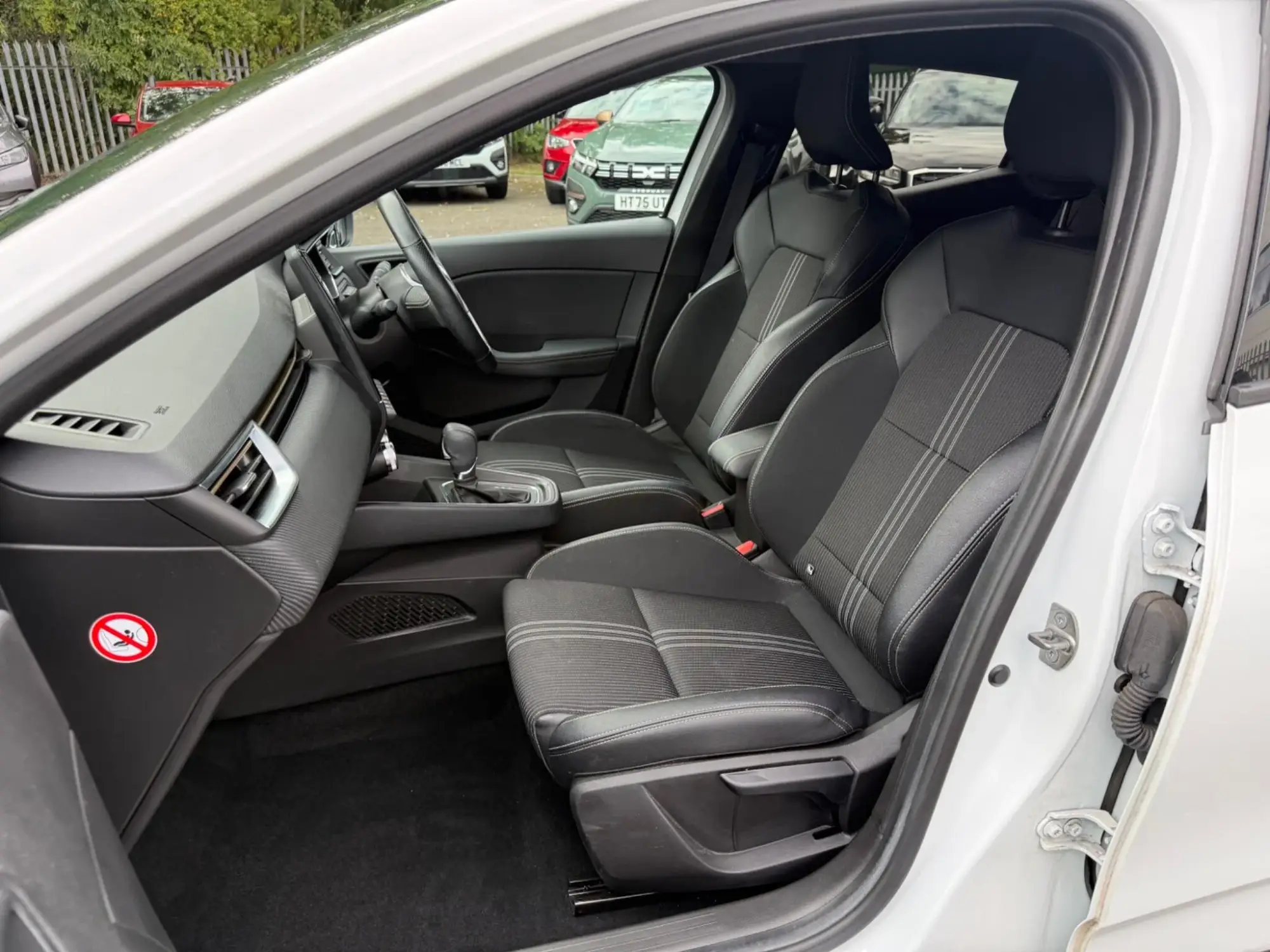 Renault Clio E-Tech Image 13 Renault Clio E-Tech Image 13