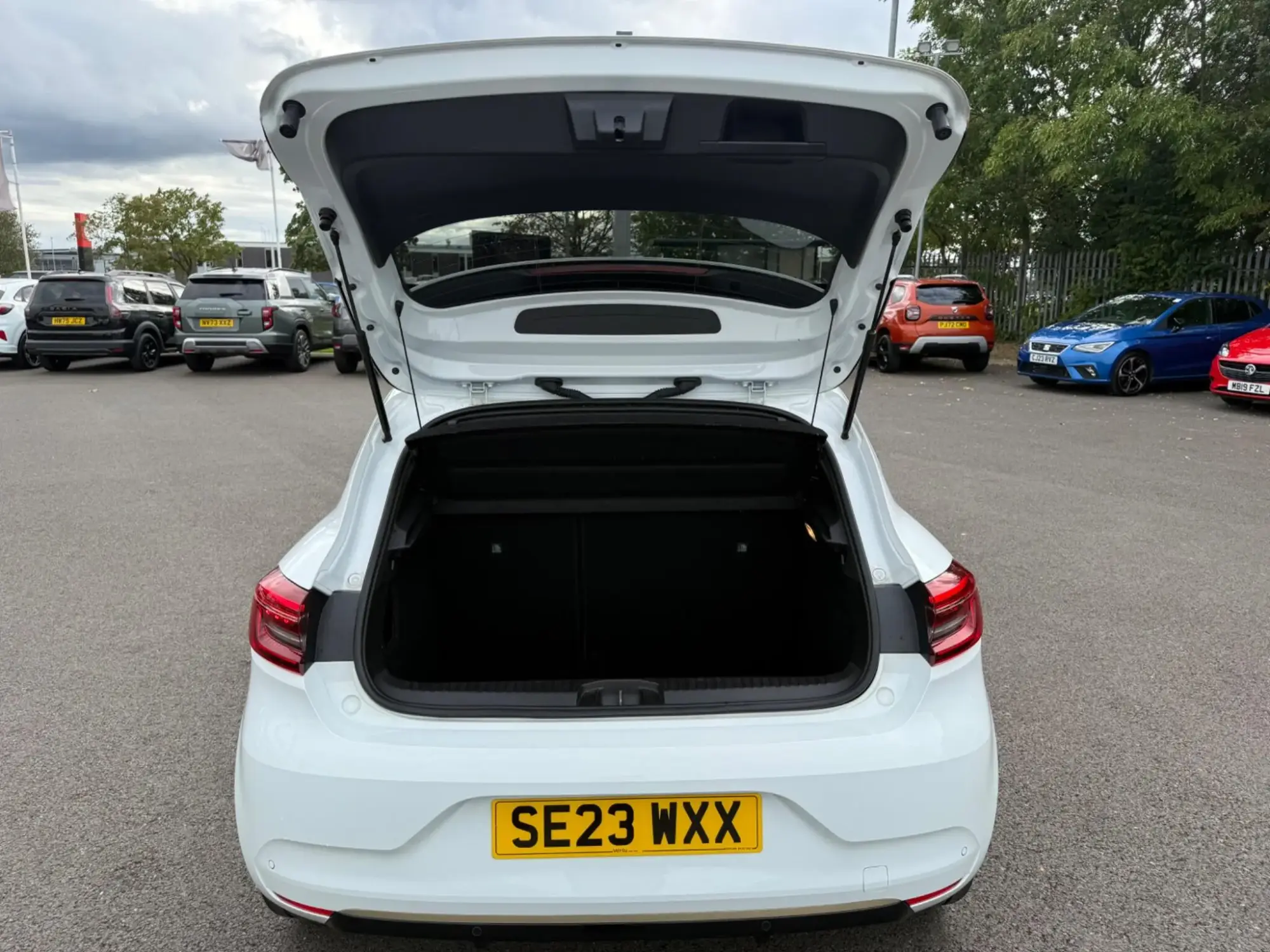 Renault Clio E-Tech Image 21 Renault Clio E-Tech Image 21