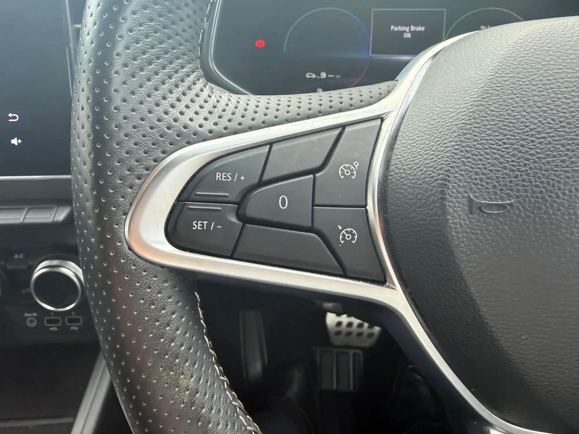 Renault Clio E-Tech Image 32 Renault Clio E-Tech Image 32