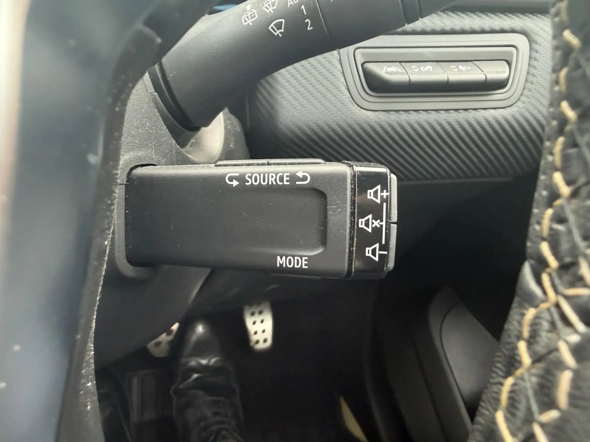Renault Clio E-Tech Image 34 Renault Clio E-Tech Image 34