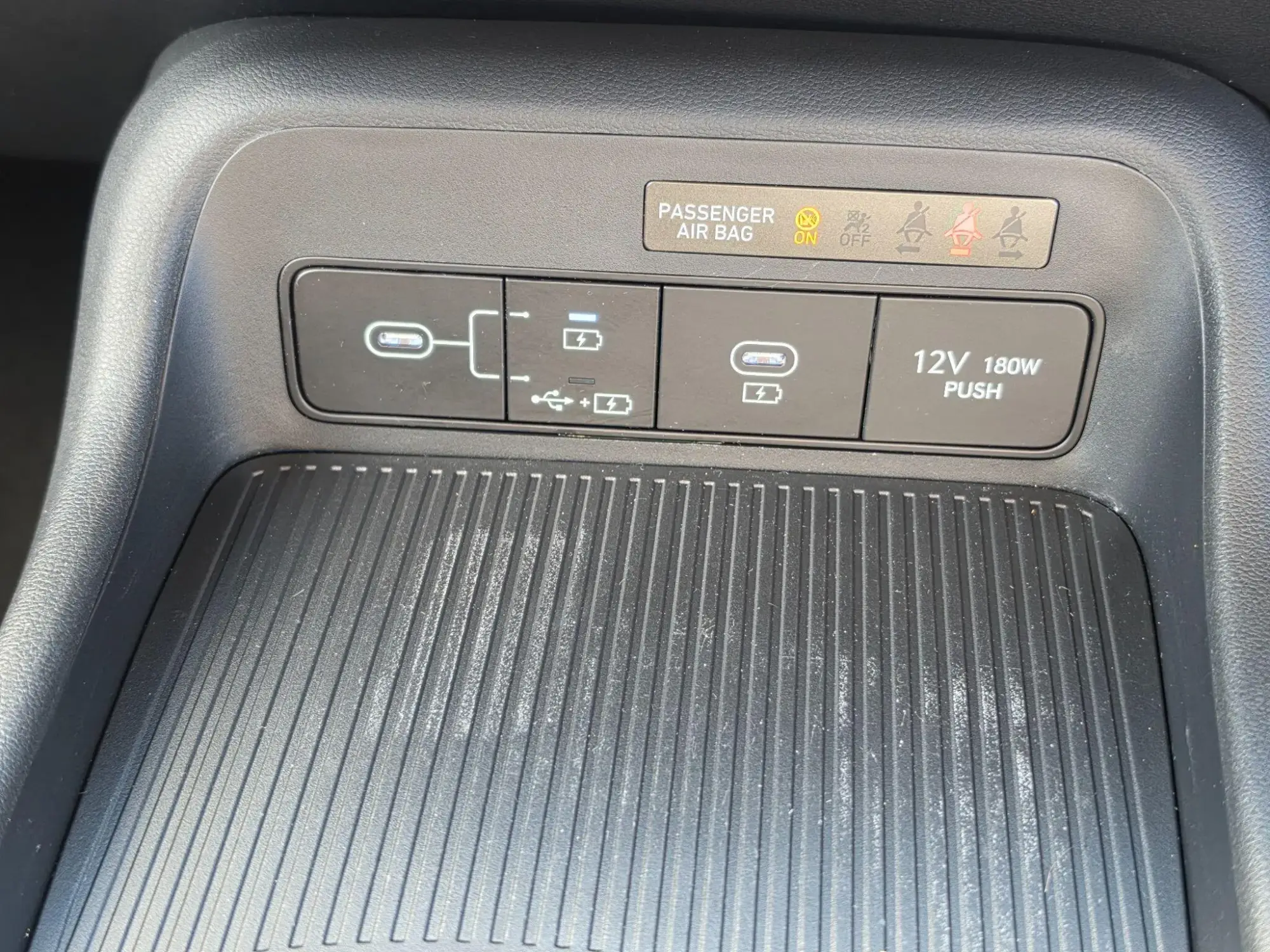 Hyundai KONA Image 12 Hyundai KONA Image 12