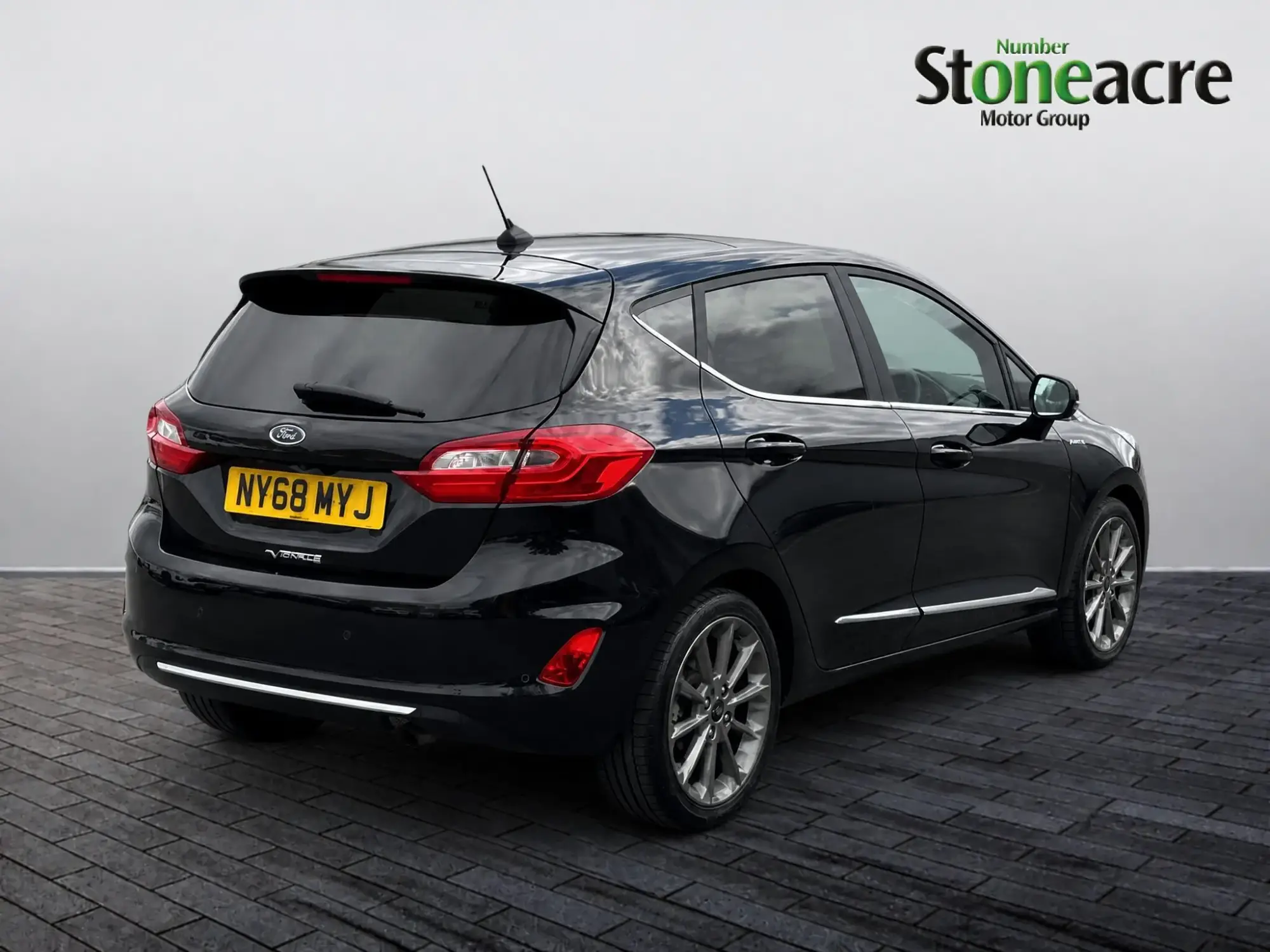 Ford Fiesta 1.0T EcoBoost Vignale Euro 6 (s/s) 5dr NY68MYJ Image 2
