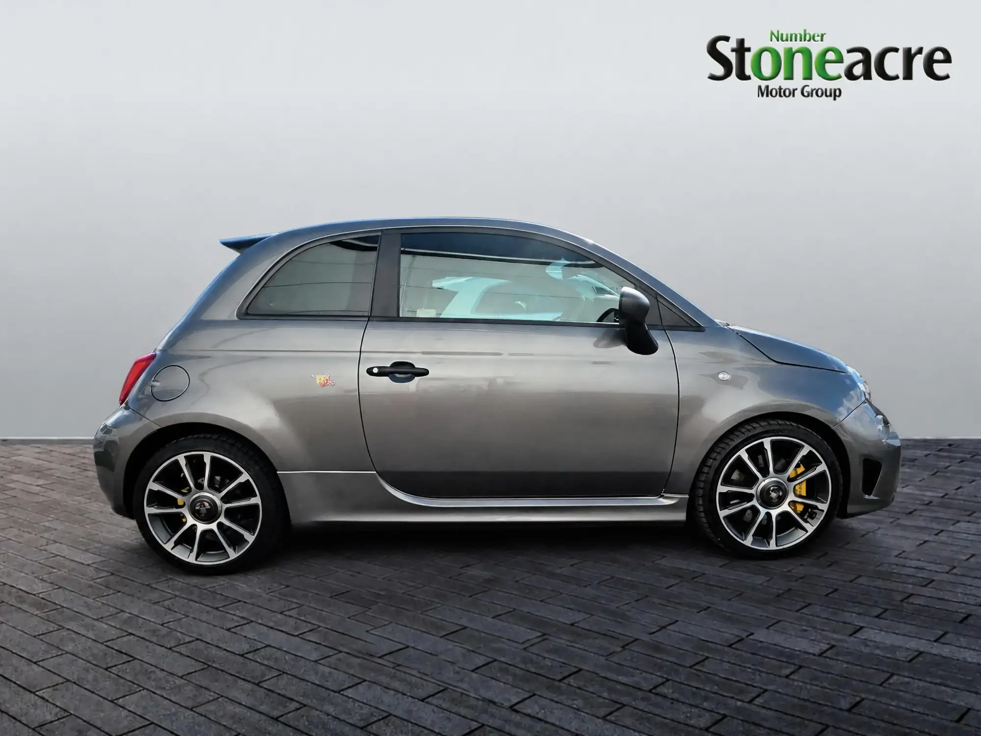 Abarth 695 Image 7 Abarth 695 Image 7