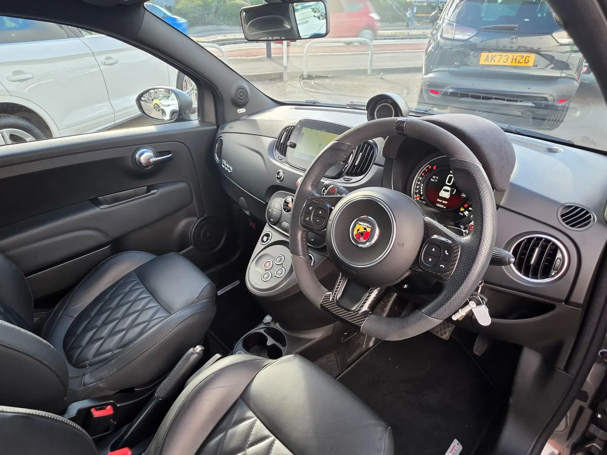 Abarth 695 Image 9 Abarth 695 Image 9