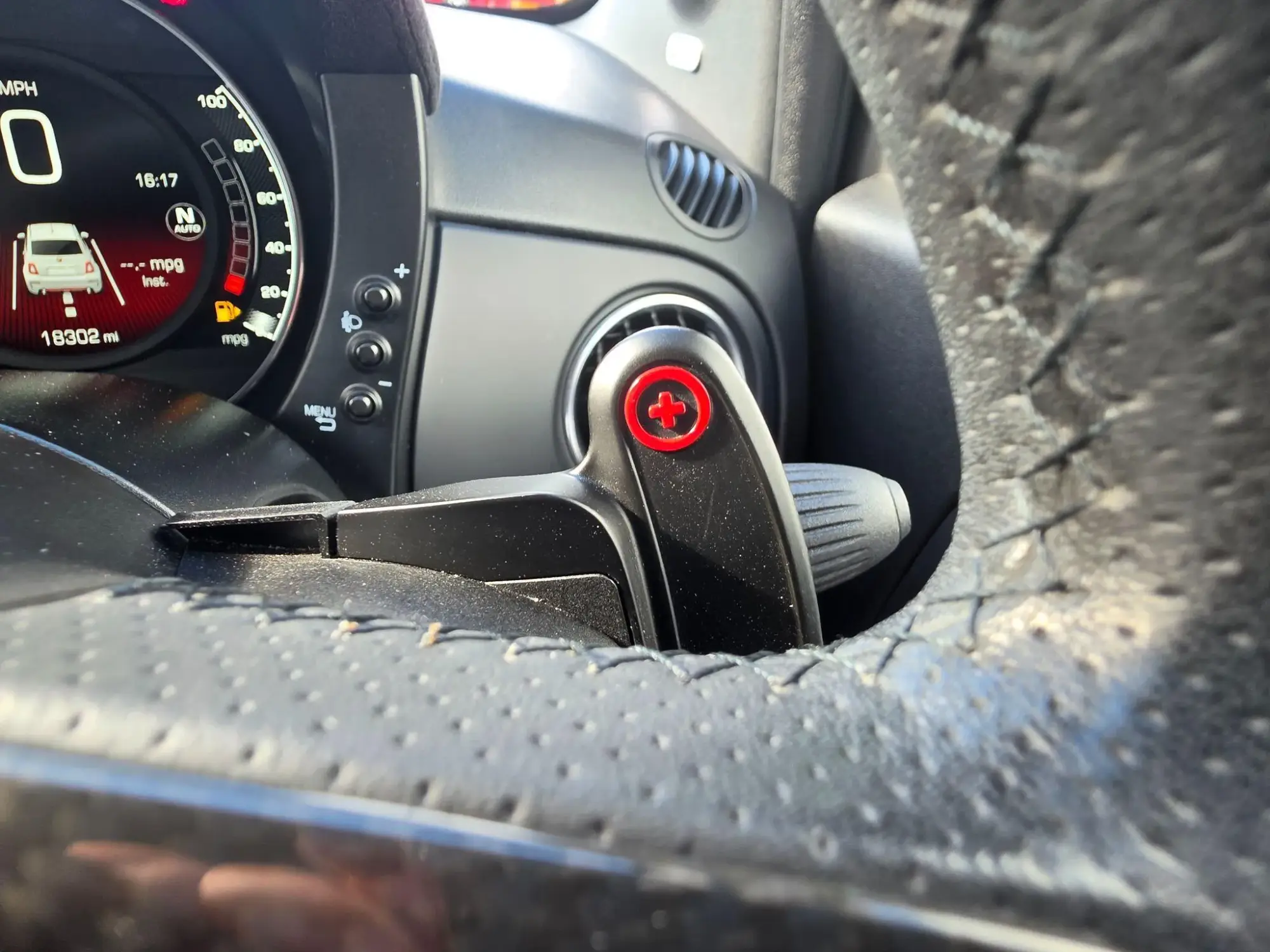 Abarth 695 Image 15 Abarth 695 Image 15