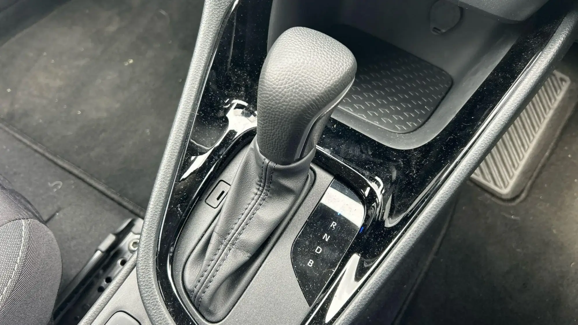 Toyota Yaris Hybrid Image 31