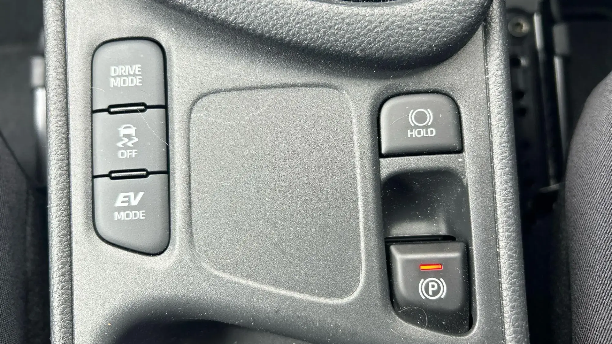 Toyota Yaris Hybrid Image 32