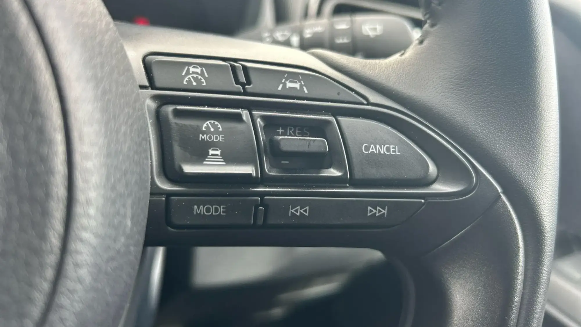 Toyota Yaris Hybrid Image 34