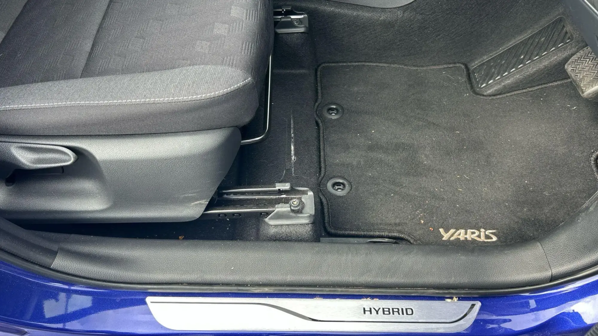 Toyota Yaris Hybrid Image 37