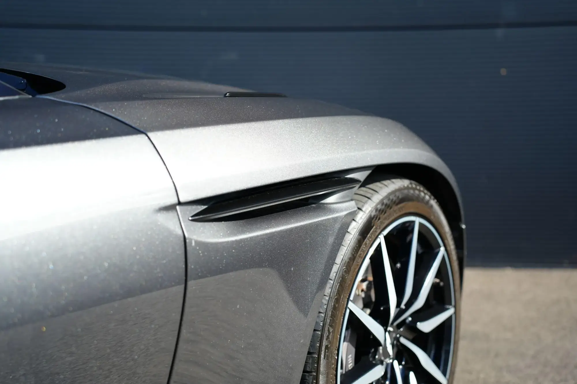 Aston Martin DB11 Image 25 Aston Martin DB11 Image 25