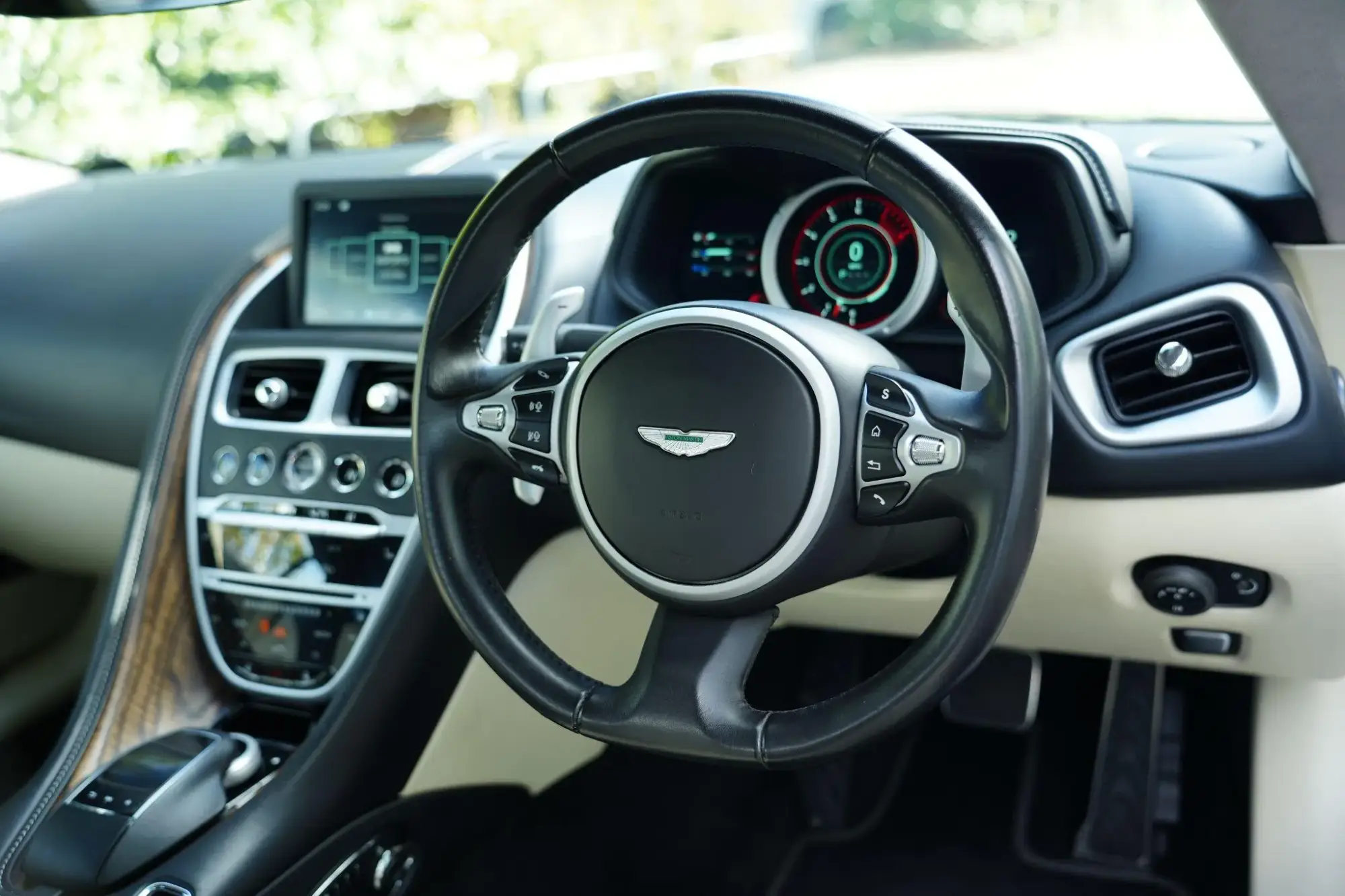 Aston Martin DB11 Image 10 Aston Martin DB11 Image 10