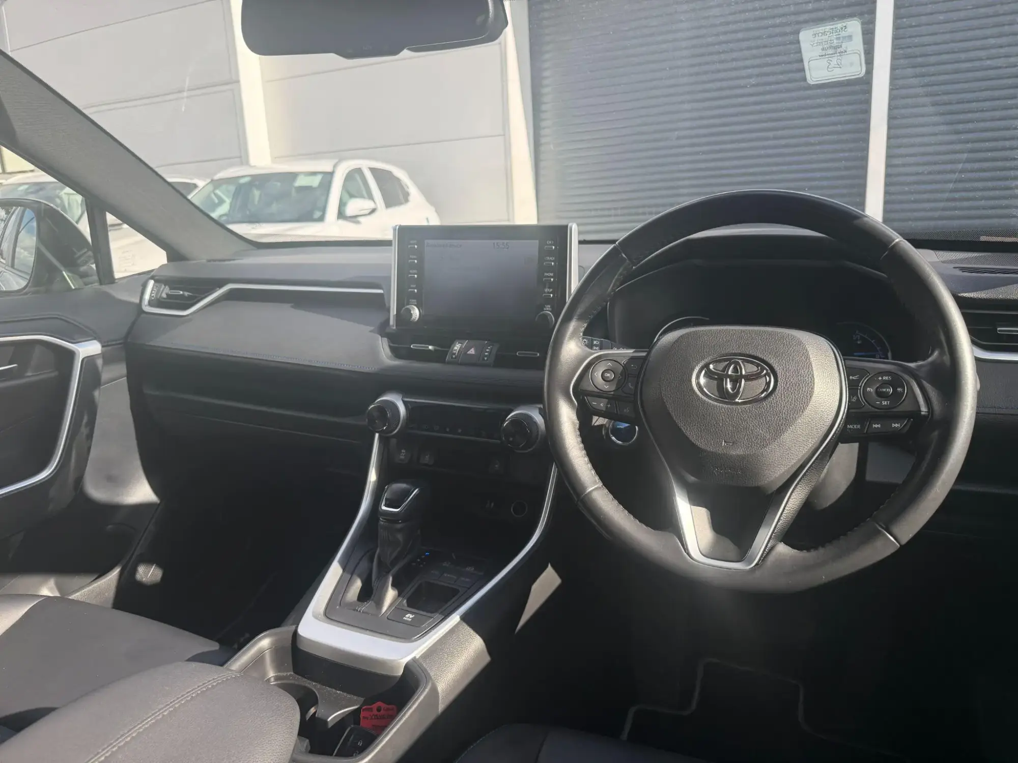 Toyota RAV4 Image 9