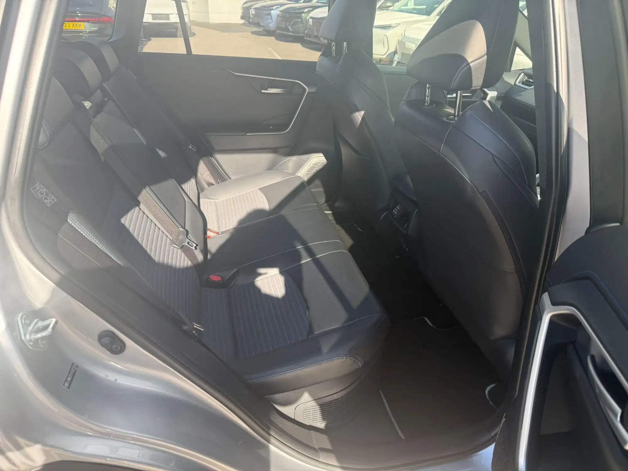 Toyota RAV4 Image 14