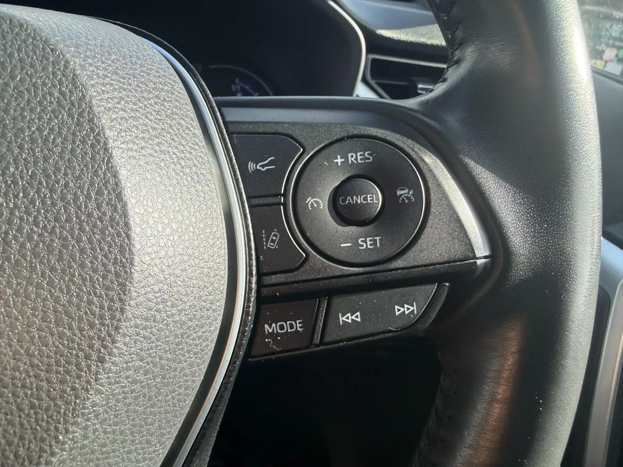 Toyota RAV4 Image 18