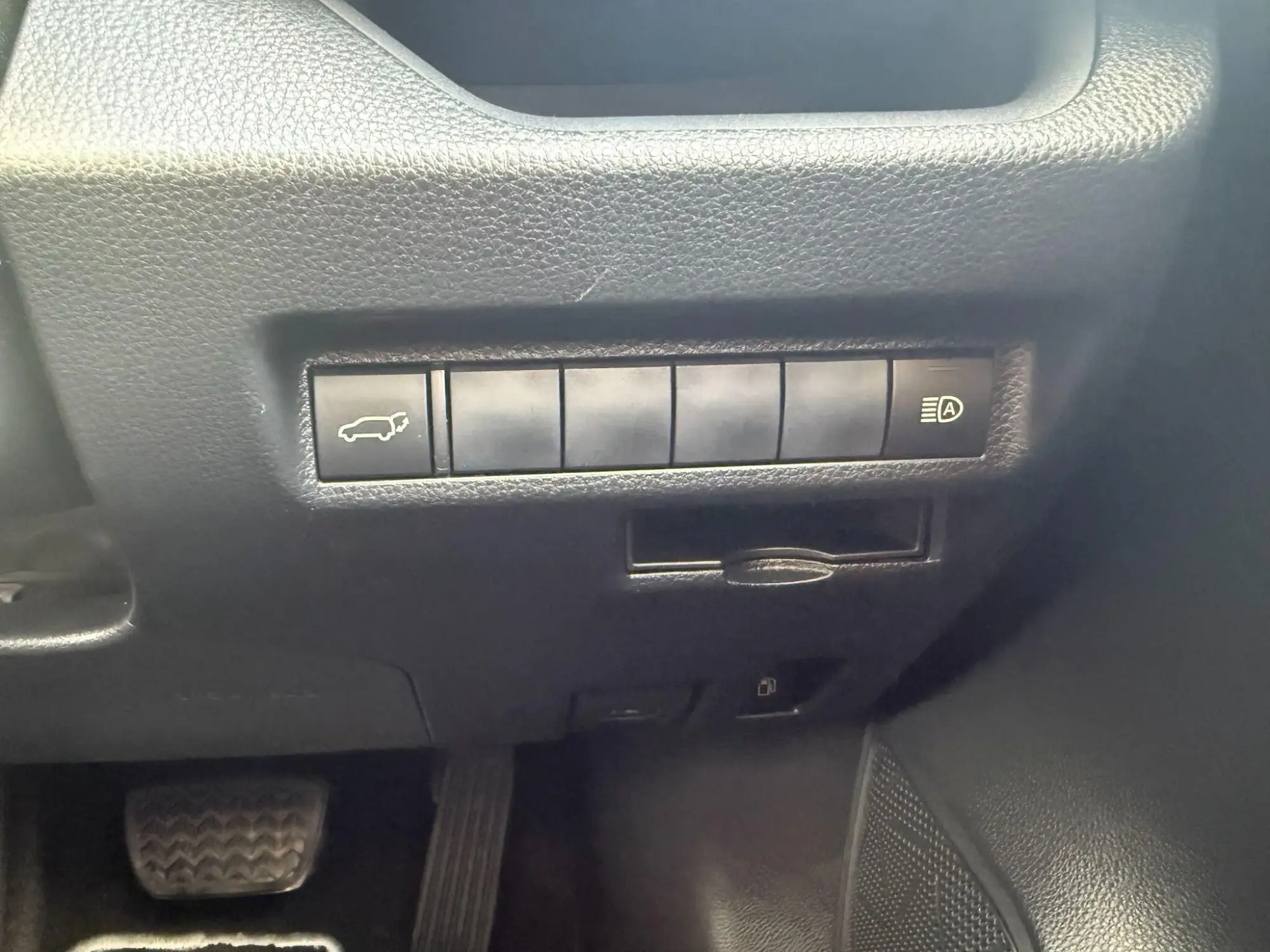 Toyota RAV4 Image 21
