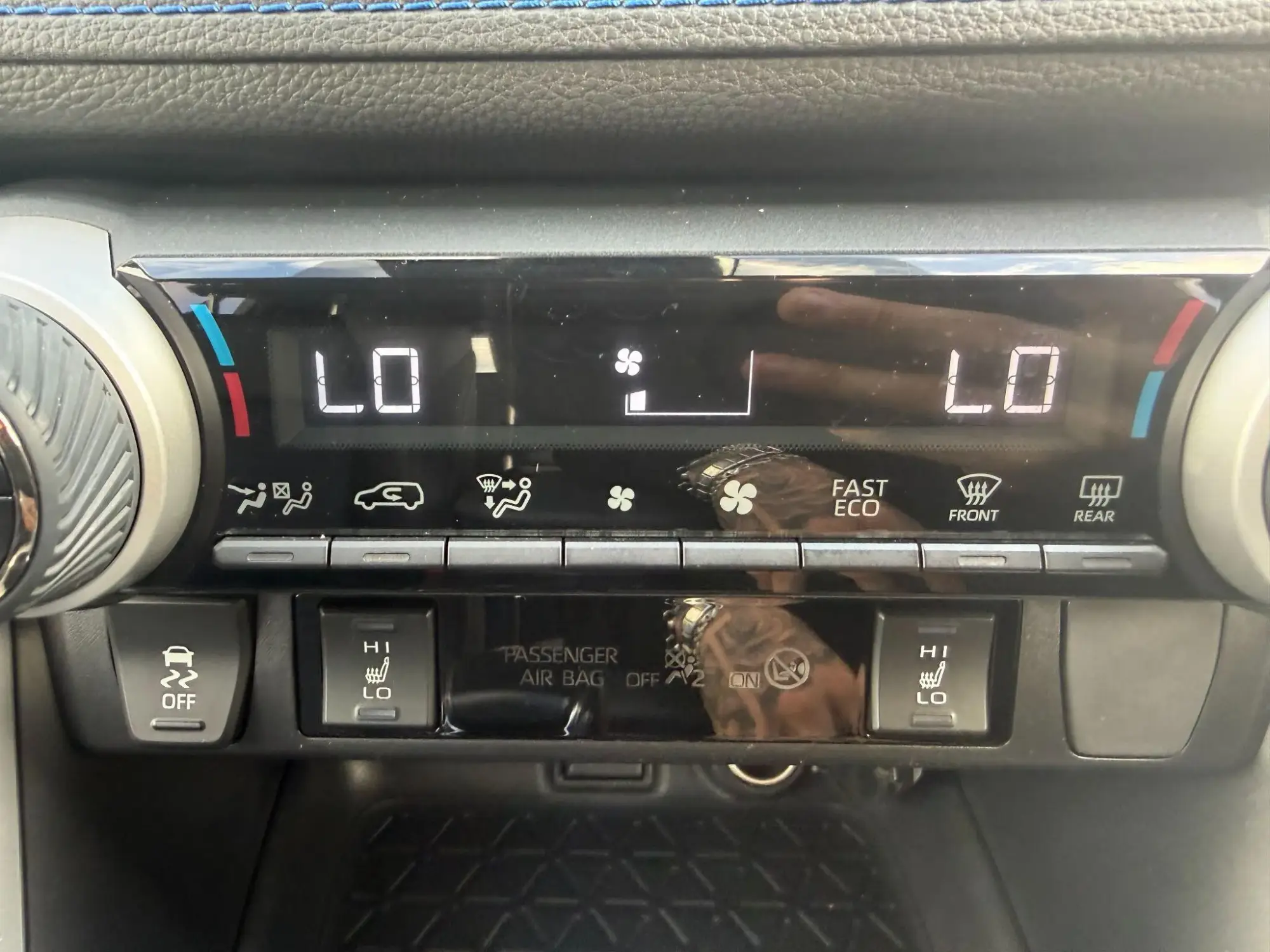 Toyota RAV4 Image 23