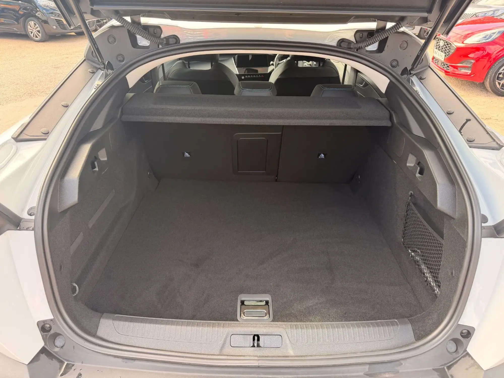 Peugeot E-408 Image 13