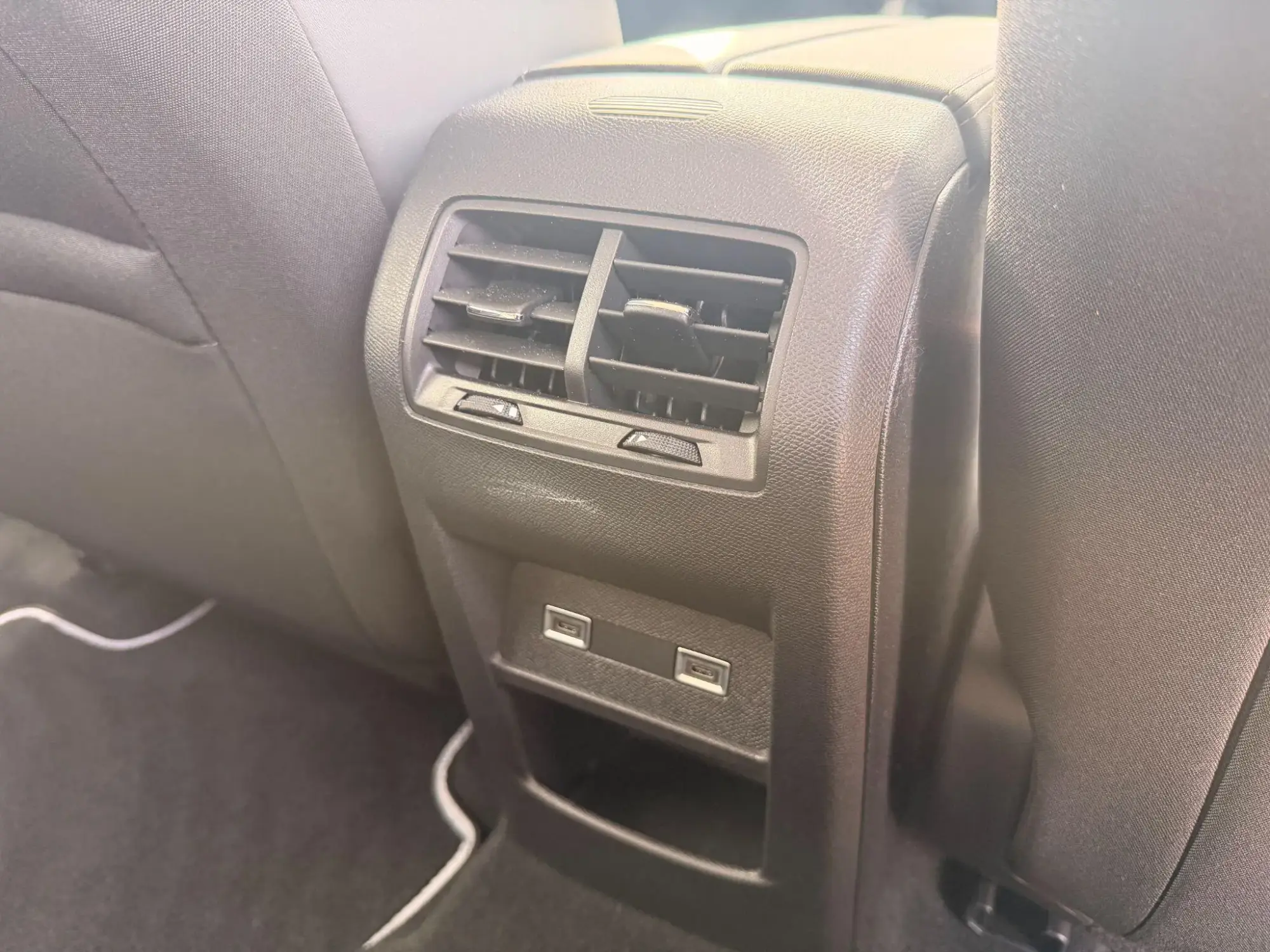 Peugeot E-408 Image 17