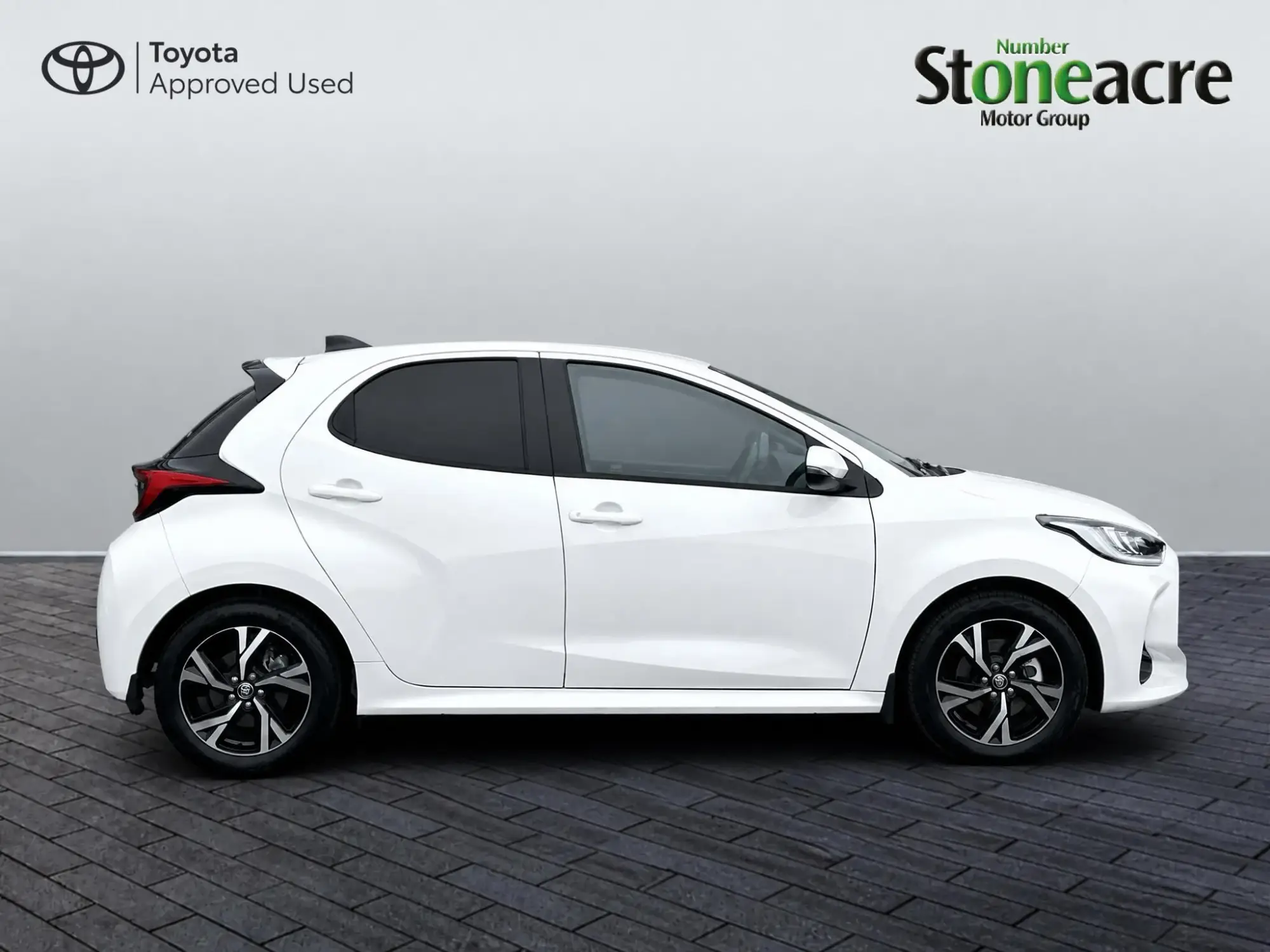 Toyota Yaris Image 2