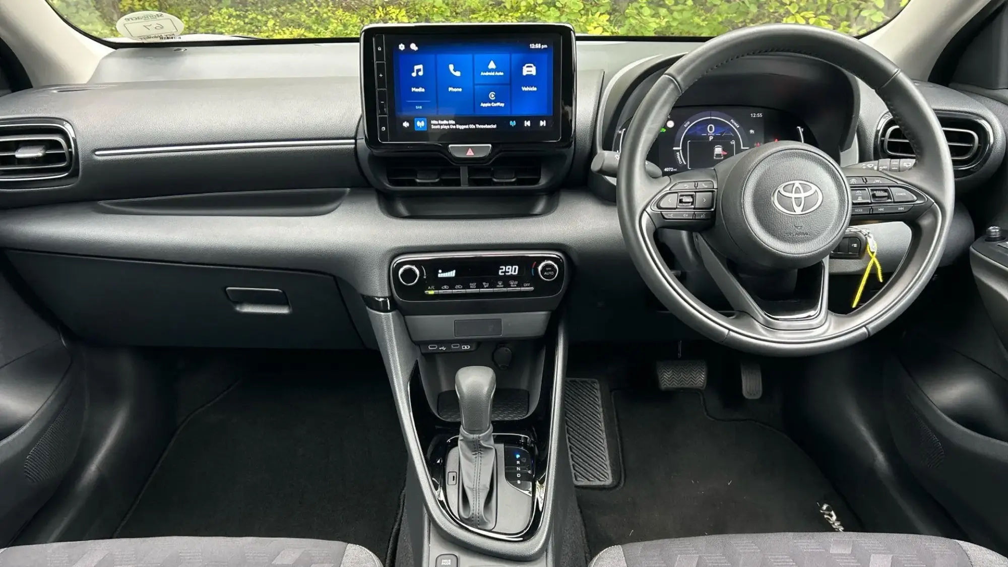Toyota Yaris Image 9