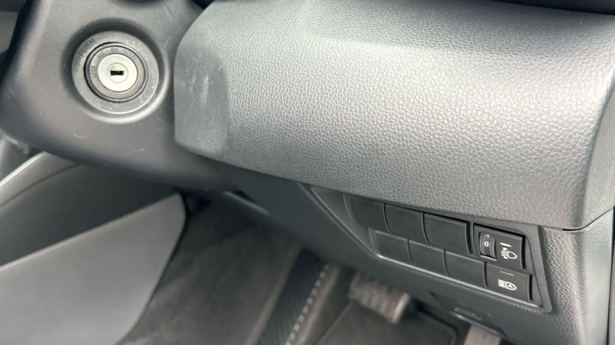 Toyota Yaris Image 33