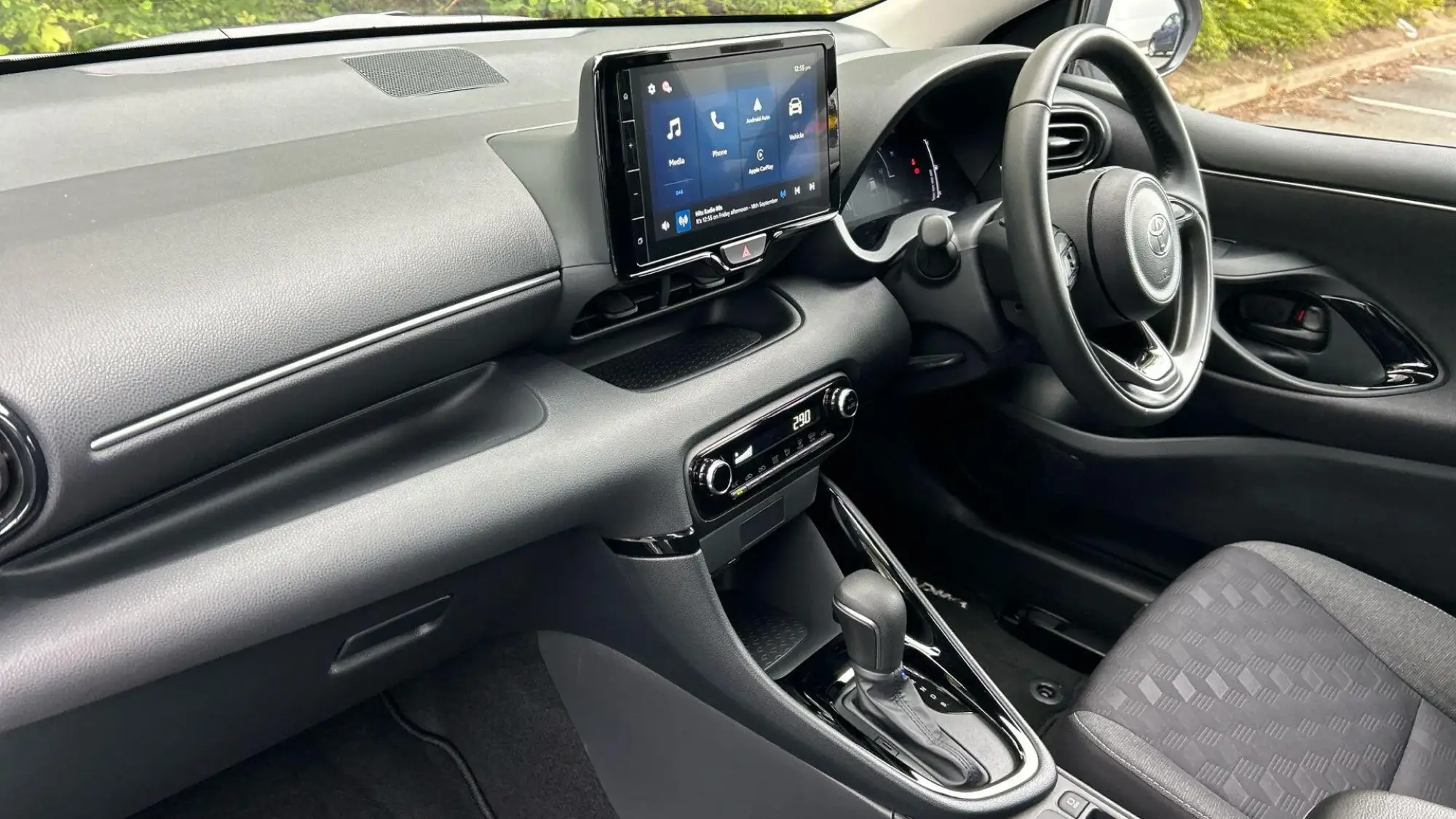 Toyota Yaris Image 38