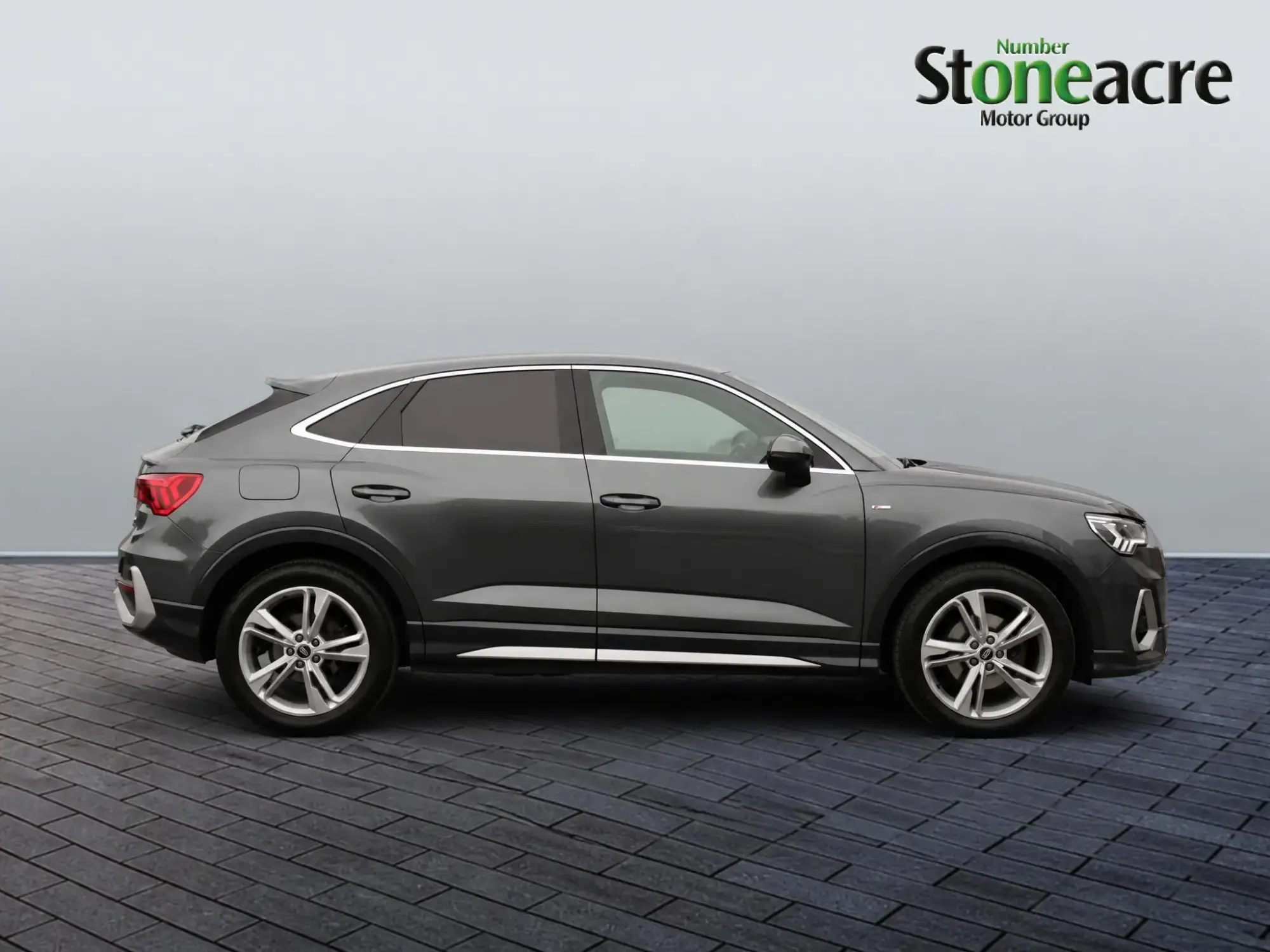 Audi Q3 Image 2