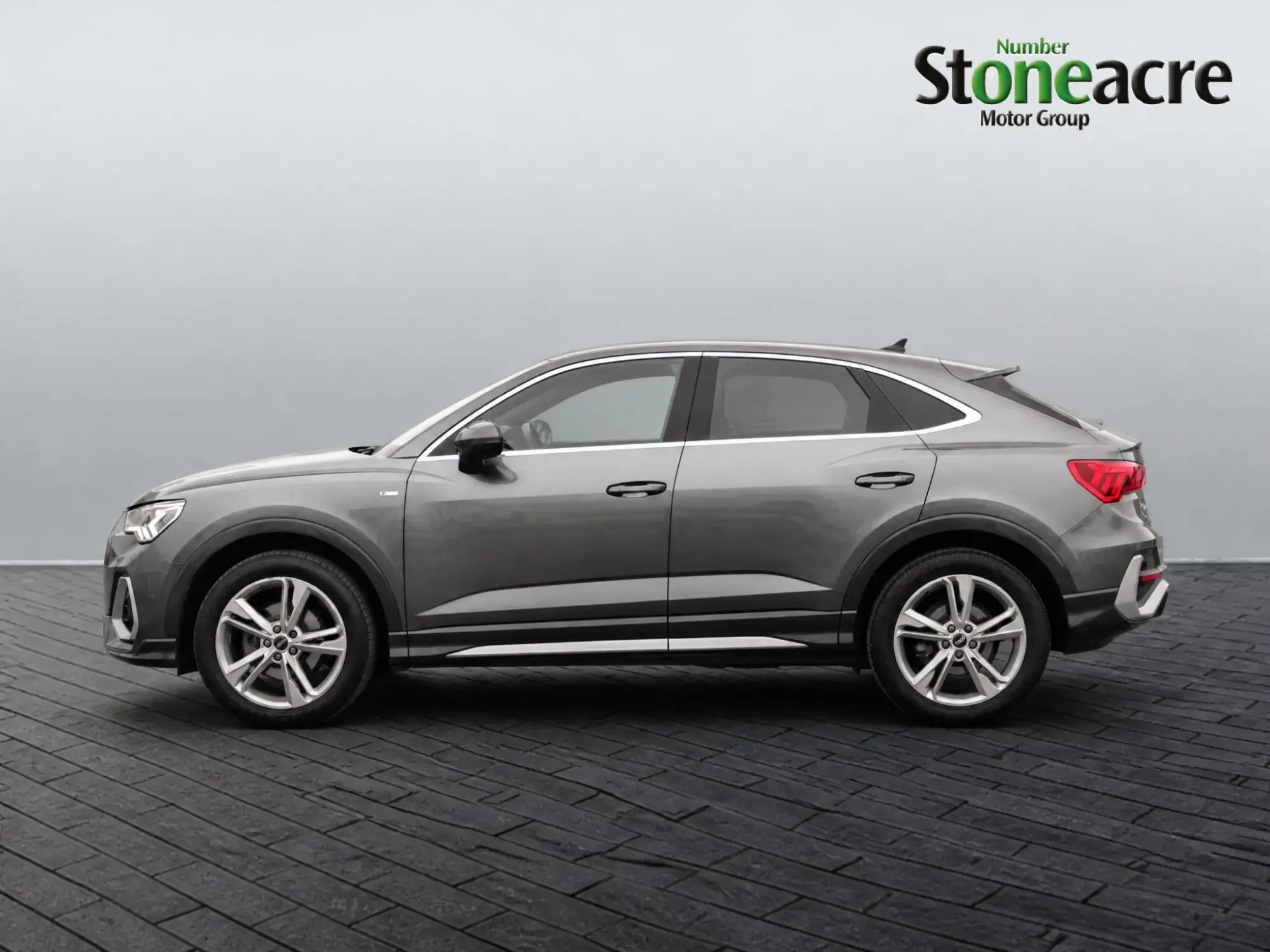 Audi Q3 Image 6
